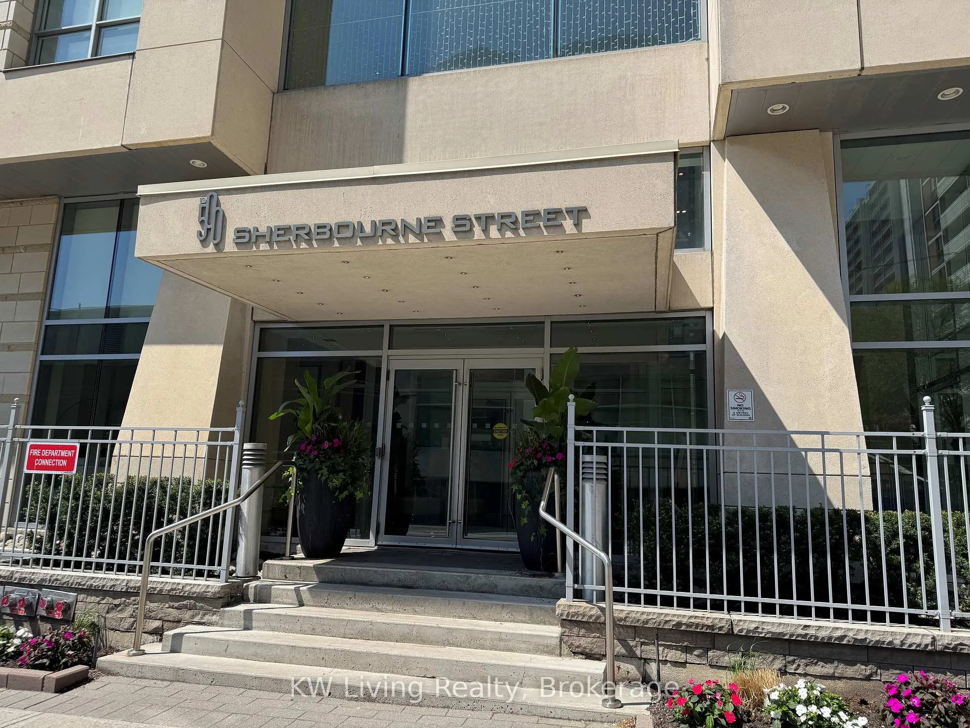 Photo 2 of Unit 1010, 500 Sherbourne Street, Toronto, North St. James Town — HOMEH