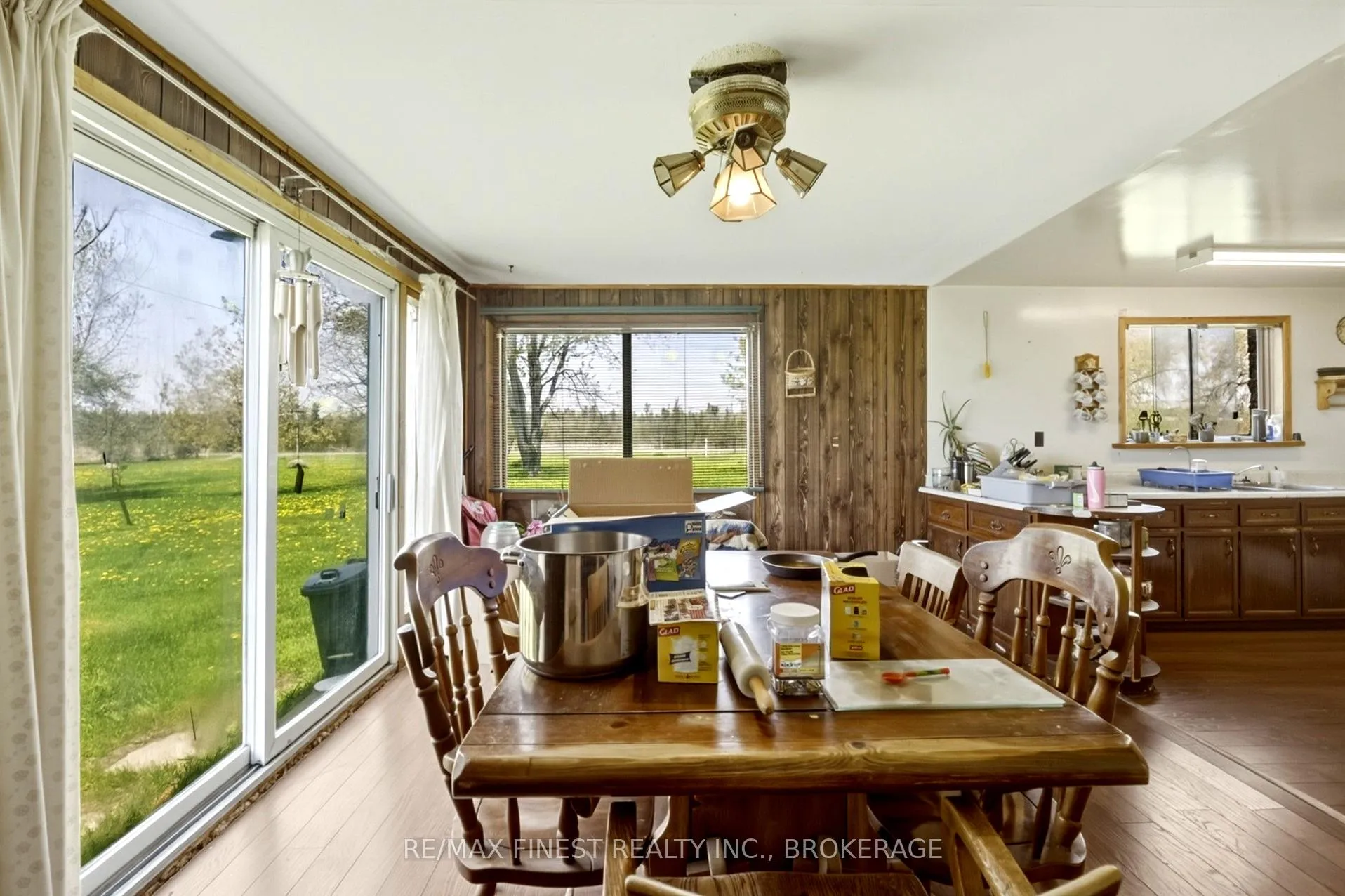 Photo 12 of 602 Caton Road, Loyalist, Lennox and Addington - South — HOMEH