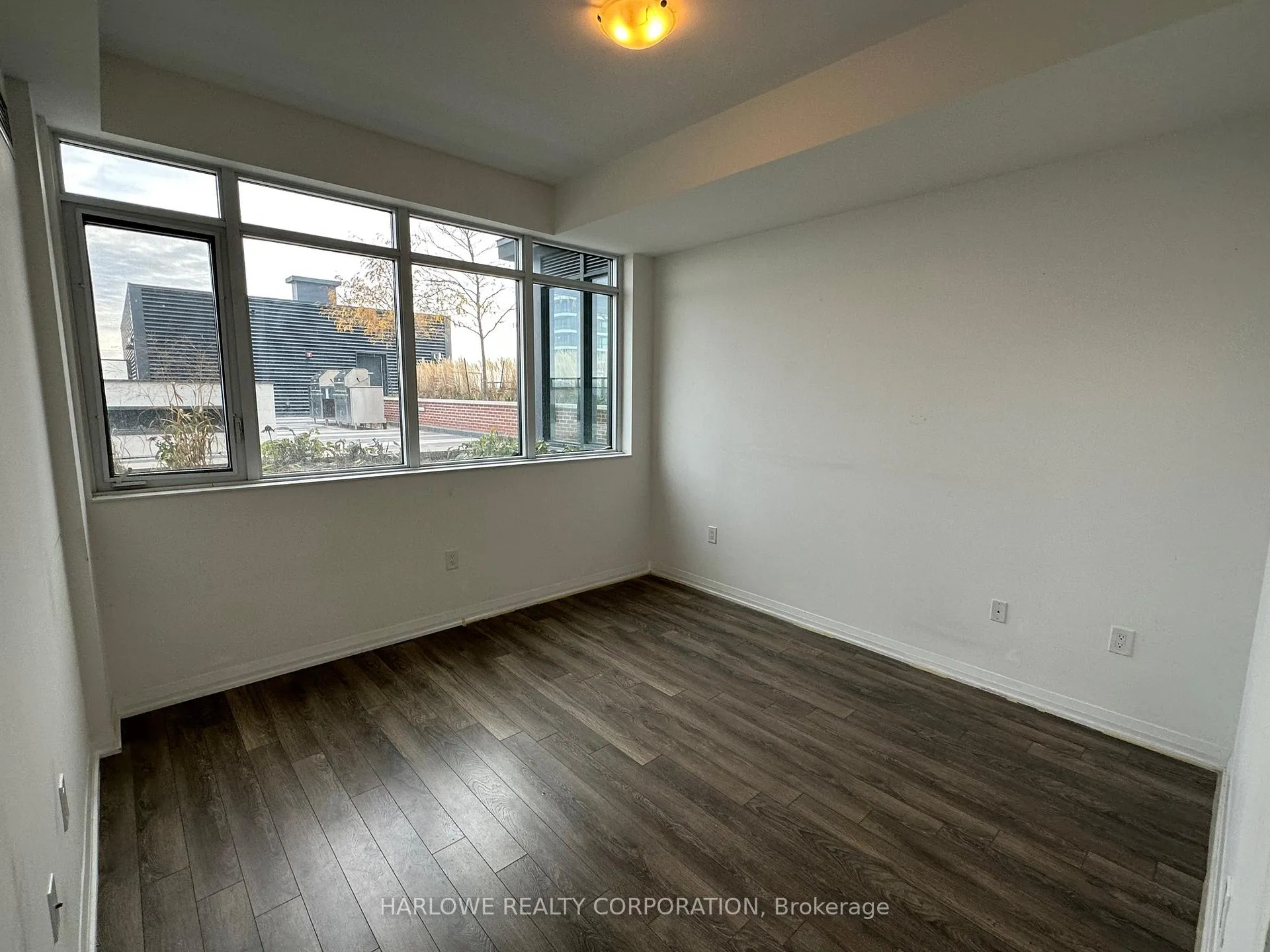 Photo 5 of Unit 911, 99 Eagle Rock Way, Vaughan, Rural Vaughan — HOMEH
