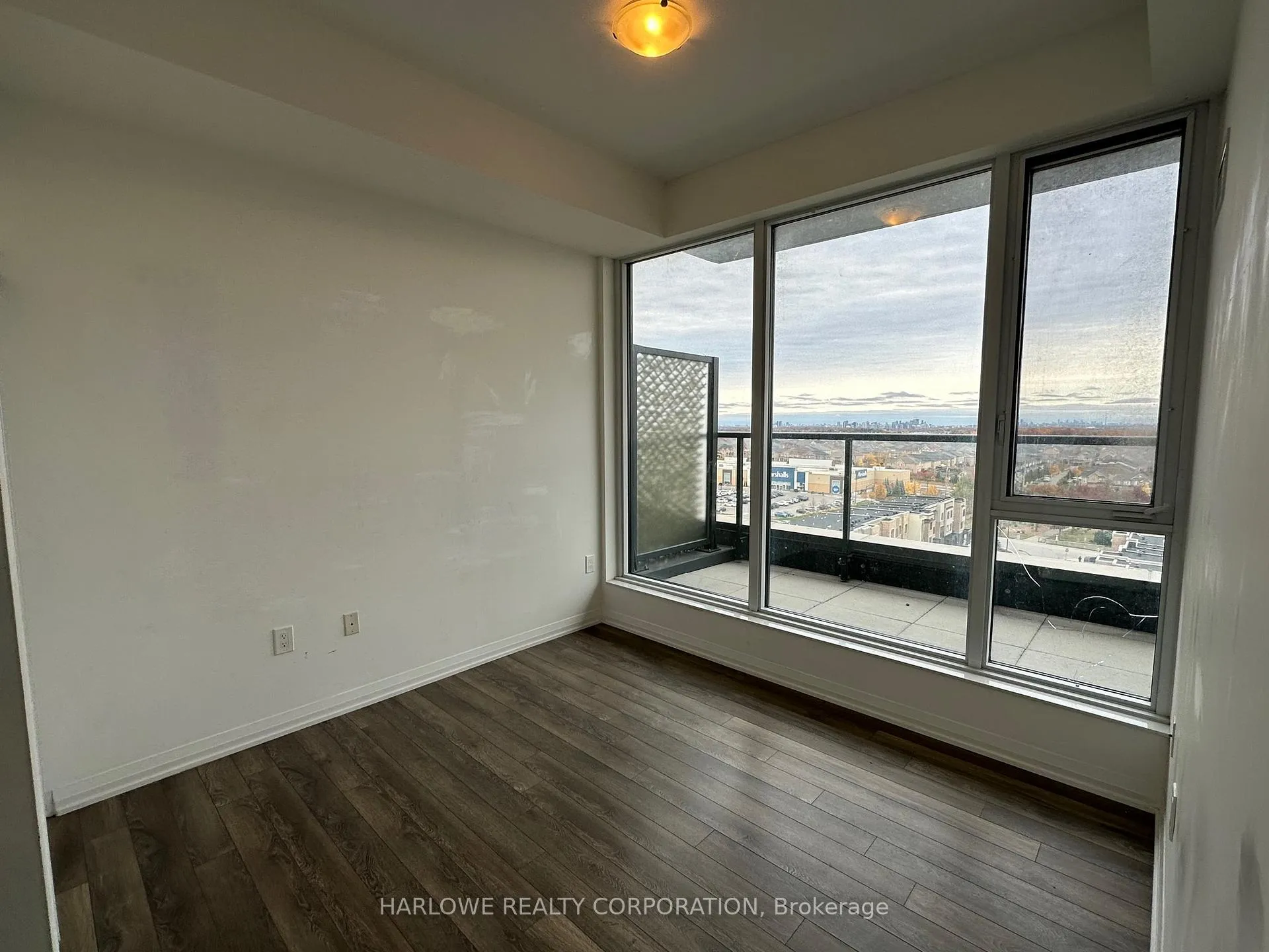 Photo 7 of Unit 911, 99 Eagle Rock Way, Vaughan, Rural Vaughan — HOMEH