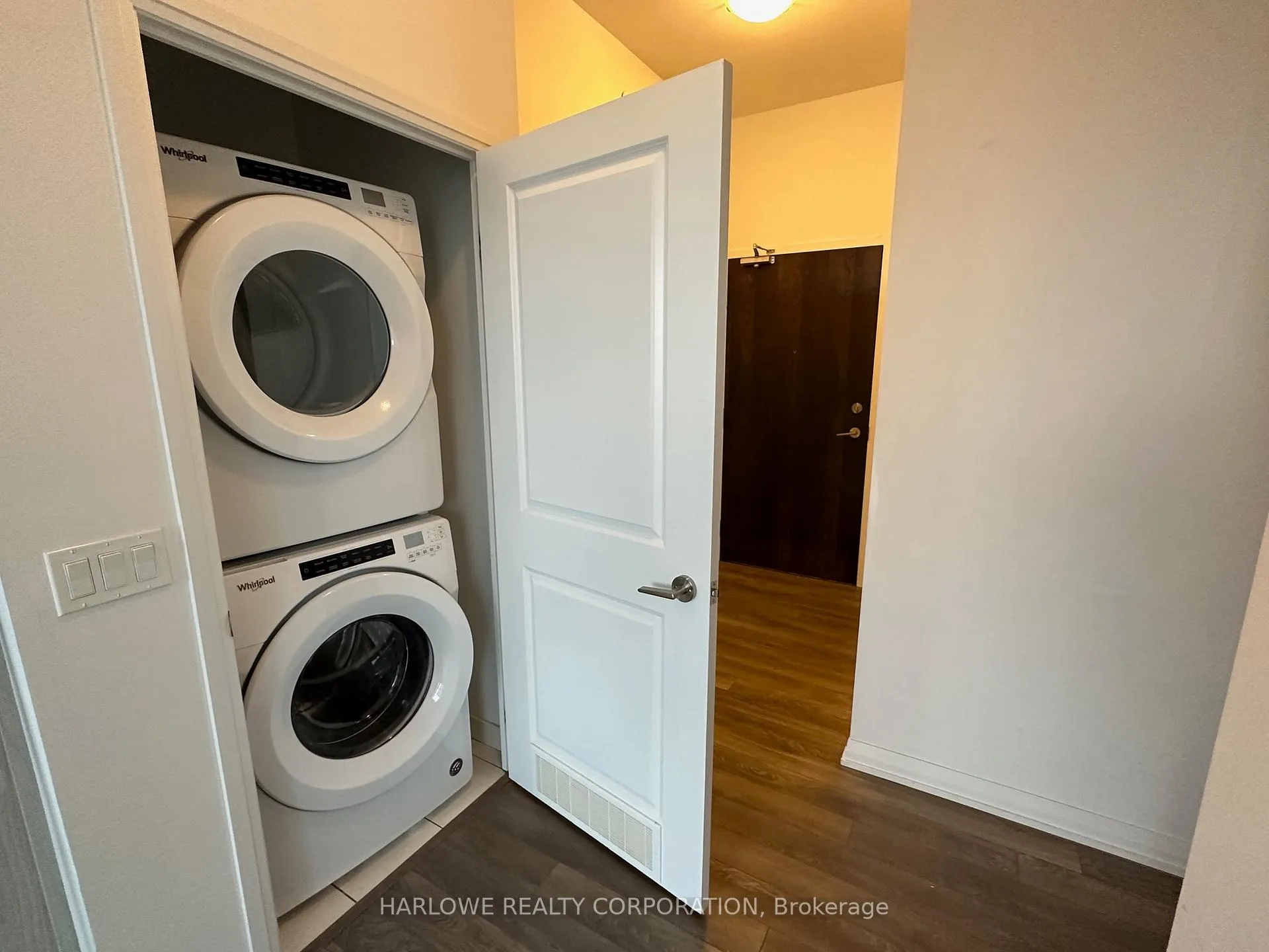 Photo 11 of Unit 911, 99 Eagle Rock Way, Vaughan, Rural Vaughan — HOMEH