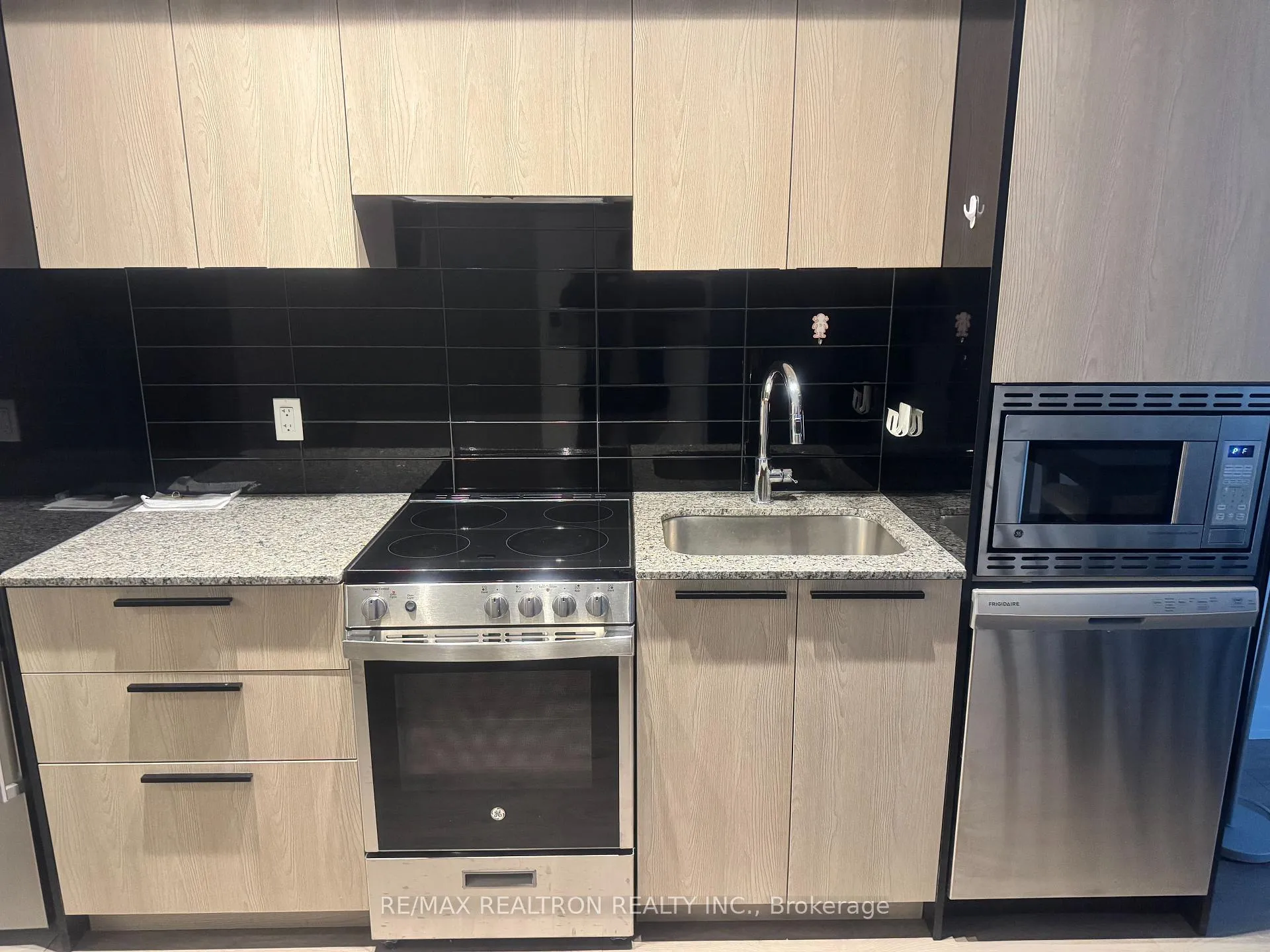 Photo 3 of Unit 1903, 501 Yonge Street, Toronto, Church-Yonge Corridor — HOMEH