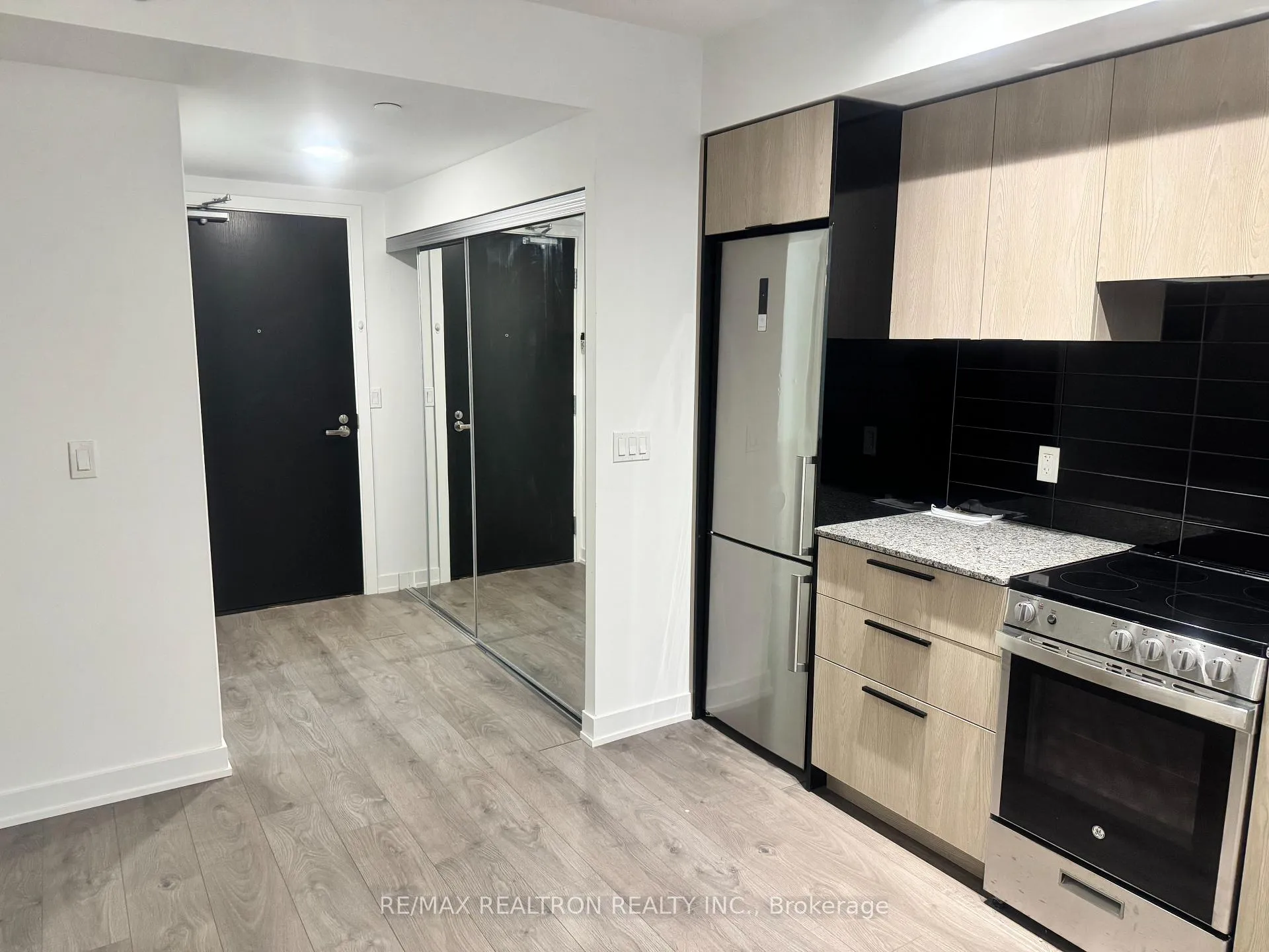 Photo 7 of Unit 1903, 501 Yonge Street, Toronto, Church-Yonge Corridor — HOMEH