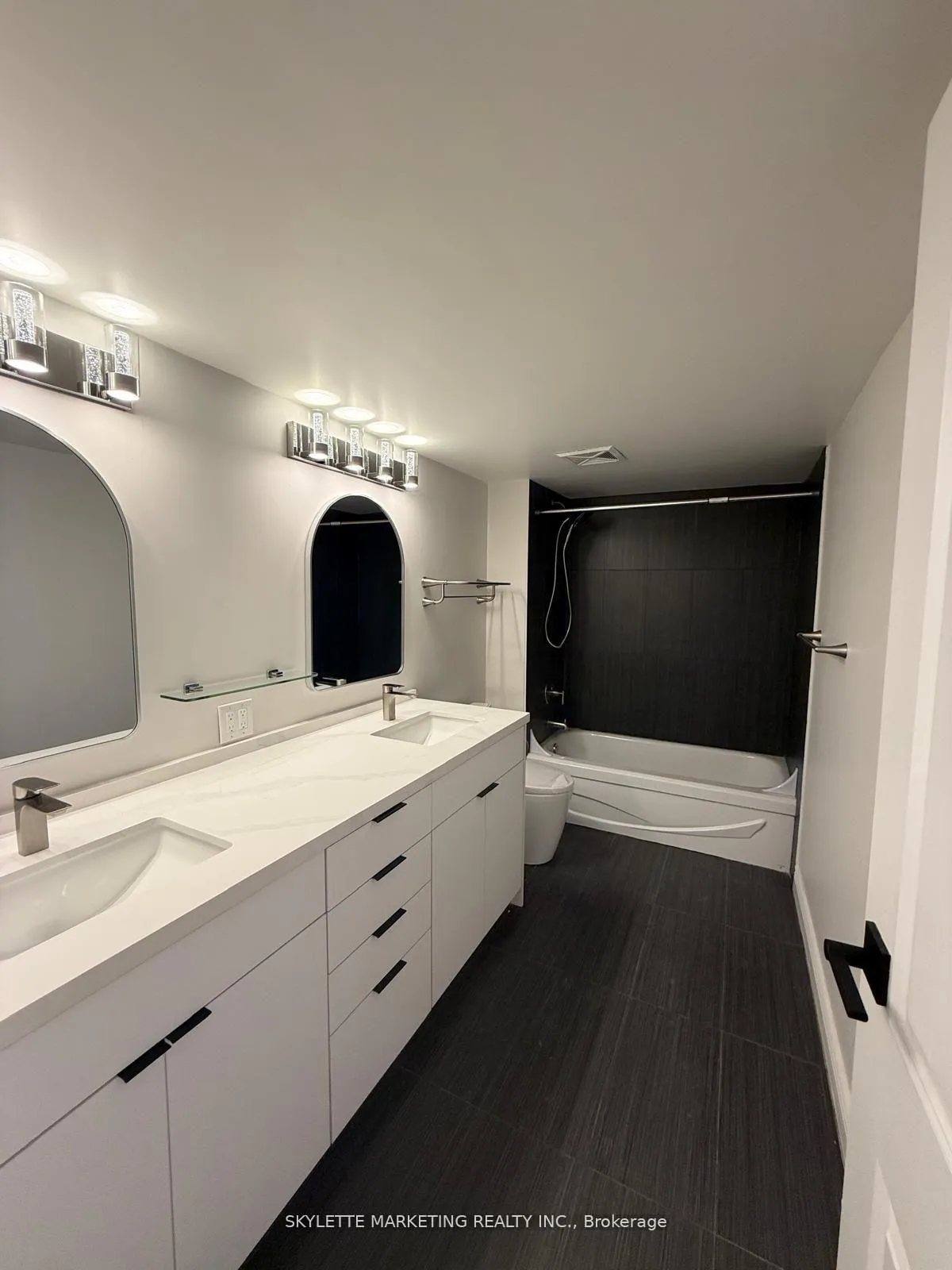 Photo 6 of Unit 3022, 25 The Esplanade, Toronto, Waterfront Communities — HOMEH