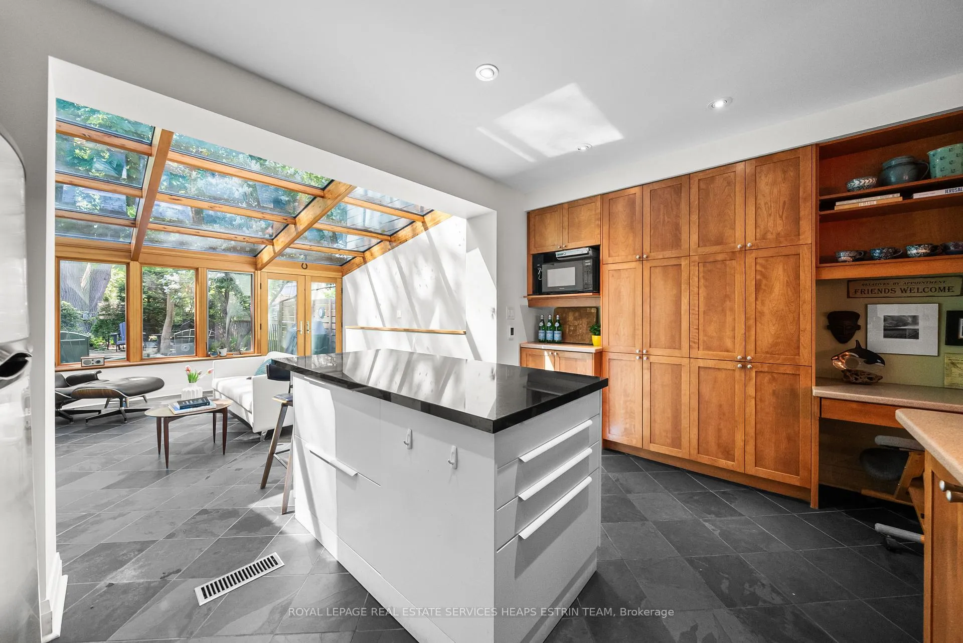 Photo 10 of 441 St Clair Avenue E, Toronto, Rosedale-Moore Park — HOMEH