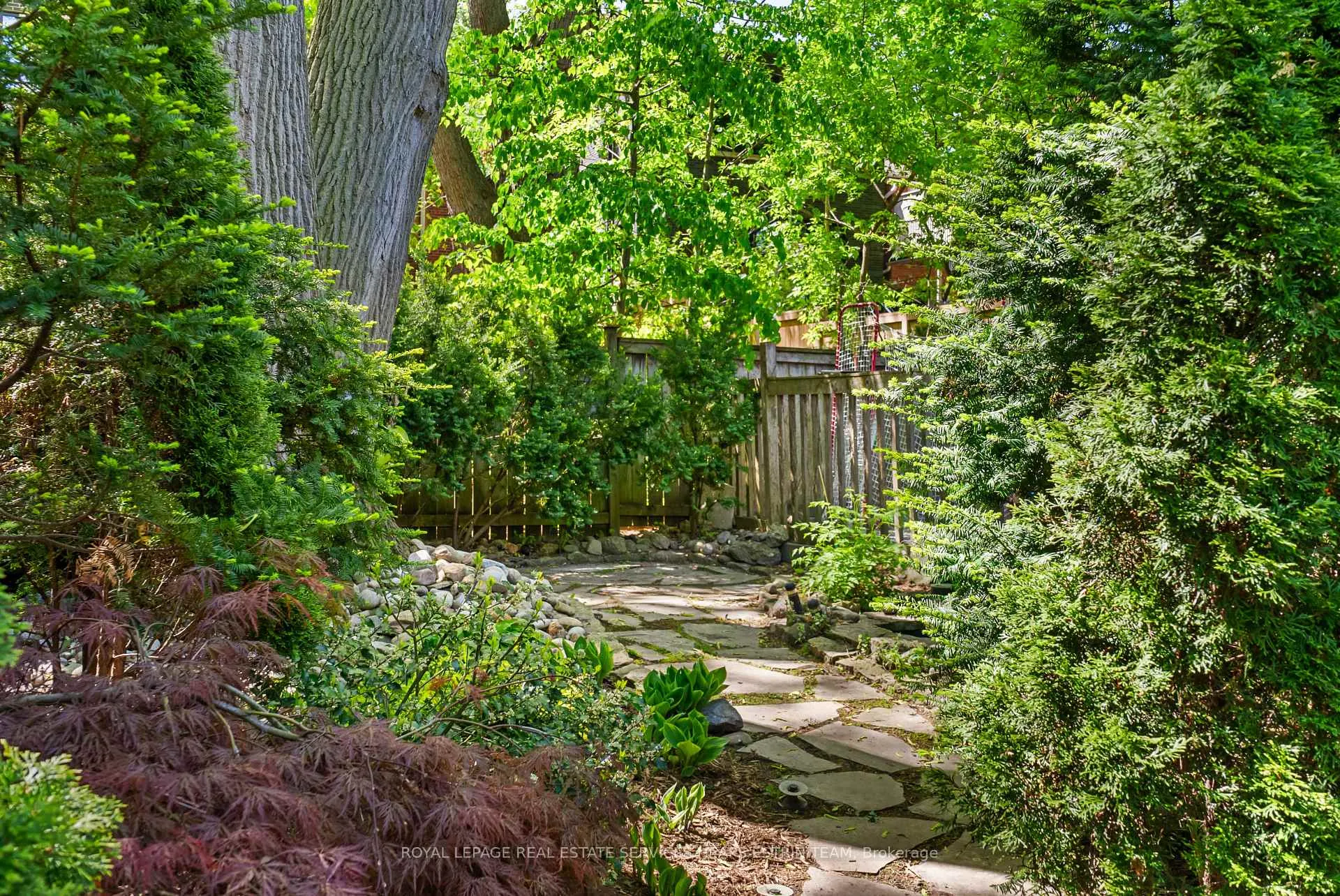 Photo 25 of 441 St Clair Avenue E, Toronto, Rosedale-Moore Park — HOMEH