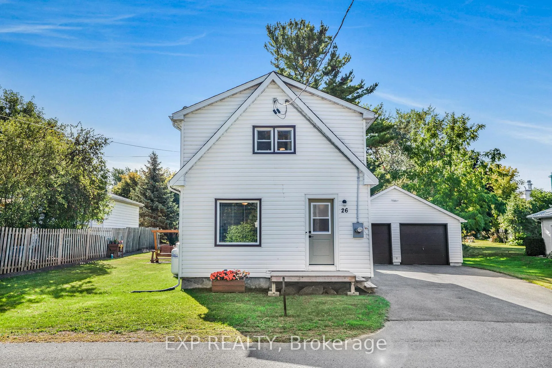 Photo 2 of 26 Alexander Street W, North Glengarry, Maxville — HOMEH