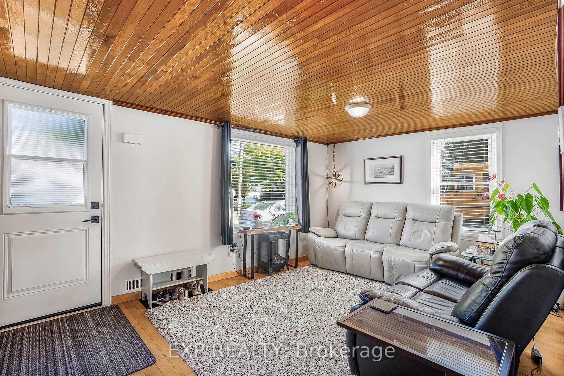Photo 3 of 26 Alexander Street W, North Glengarry, Maxville — HOMEH