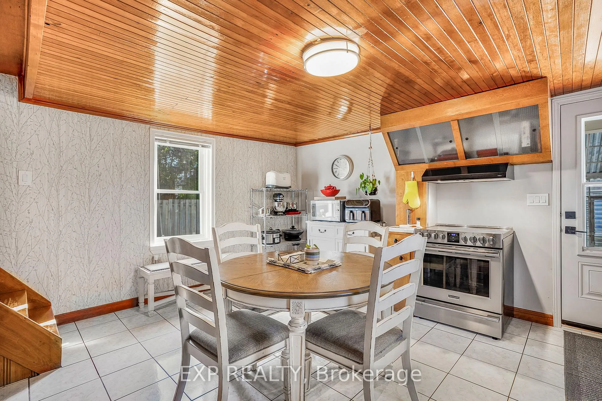 Photo 8 of 26 Alexander Street W, North Glengarry, Maxville — HOMEH