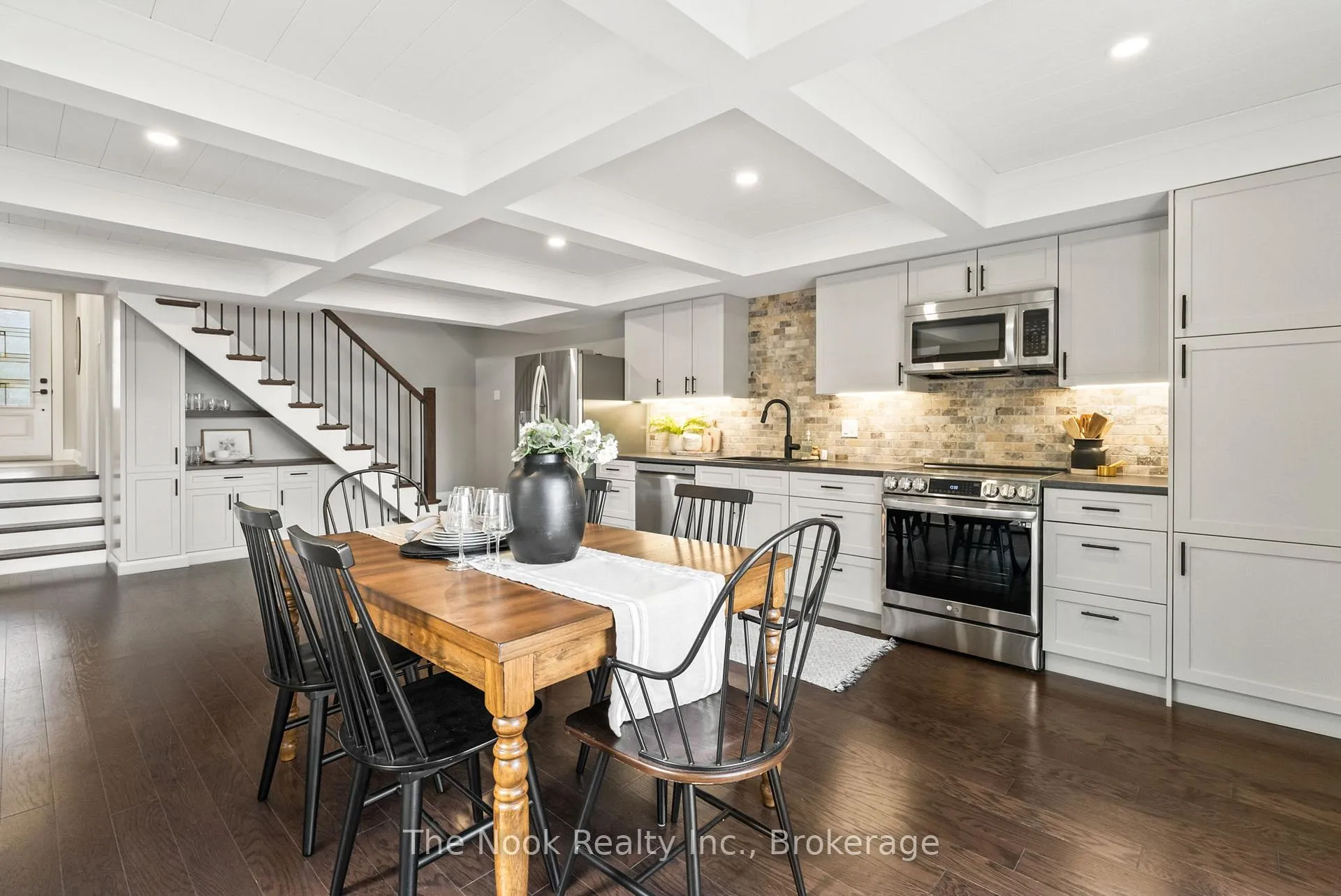 Photo 11 of 55 Honey's Beach Road, Scugog, Port Perry — HOMEH