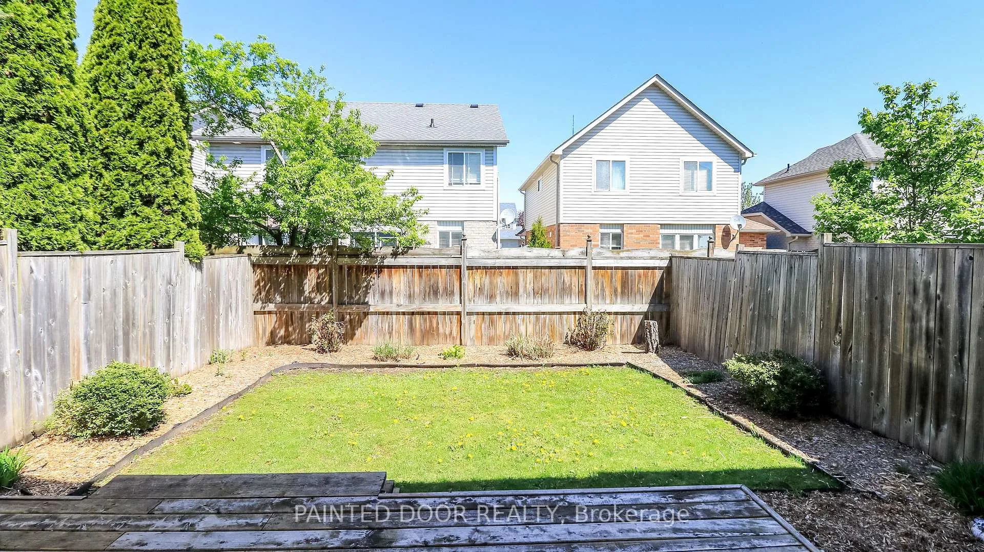 Photo 19 of 116 Thrushwood Drive, Barrie, 400 West — HOMEH