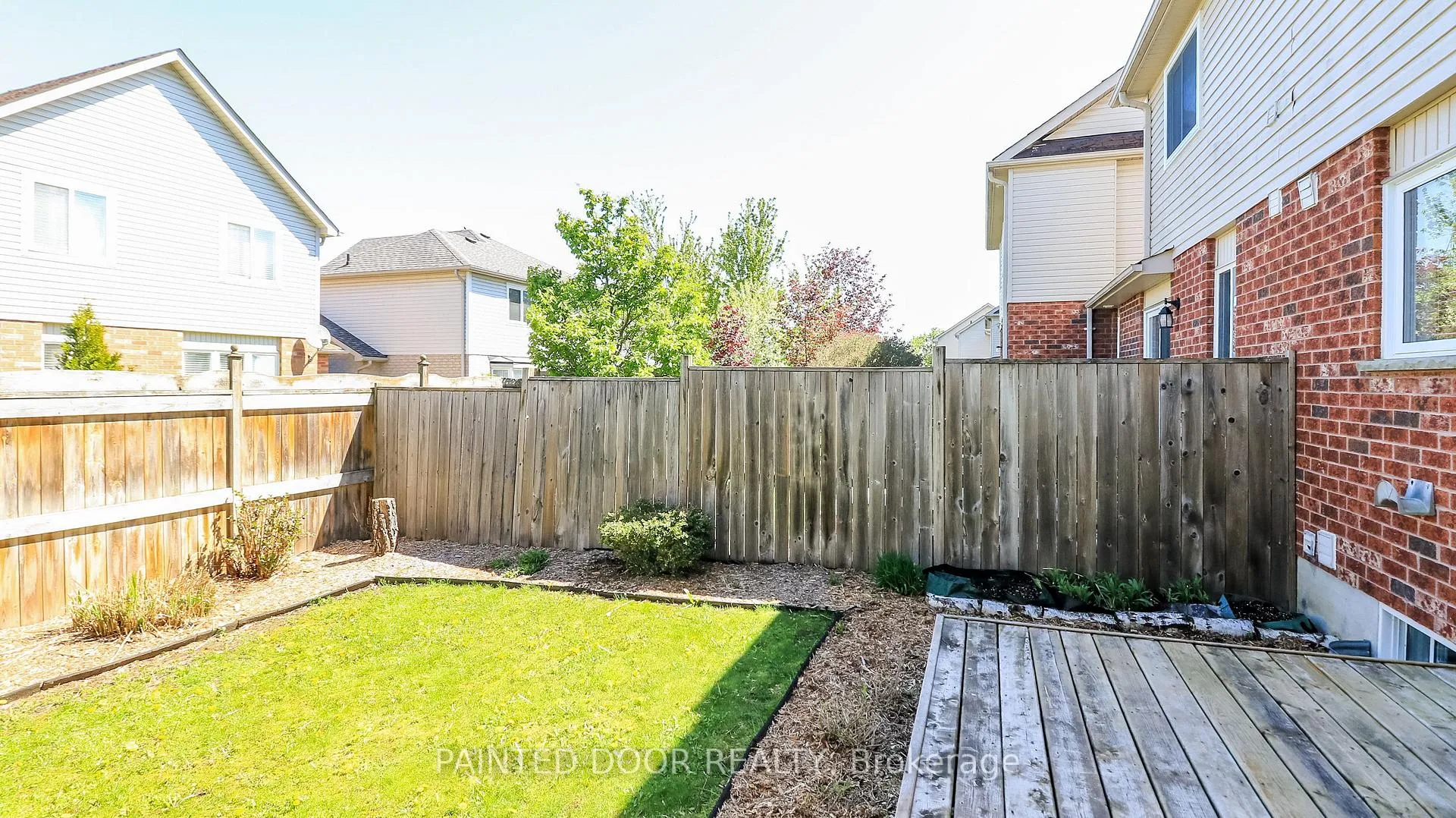 Photo 20 of 116 Thrushwood Drive, Barrie, 400 West — HOMEH