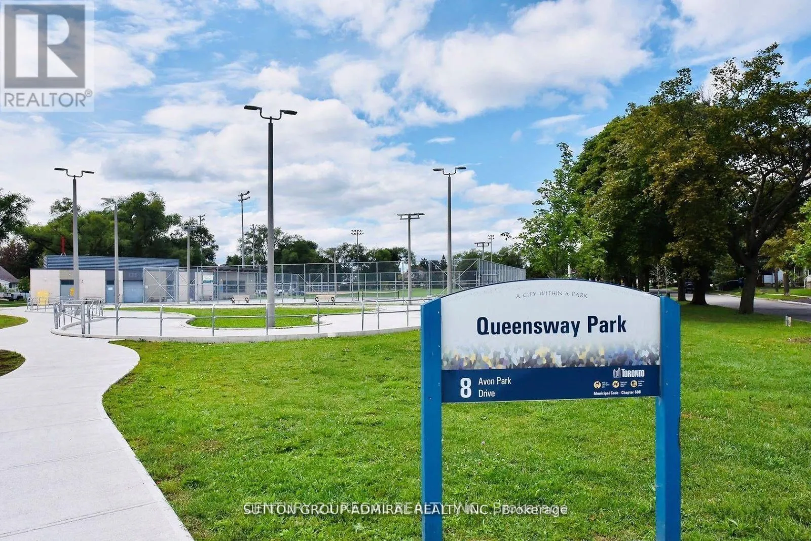 Photo 3 of Unit 302, 7 Smith Crescent, Etobicoke, Stonegate-Queensway — HOMEH