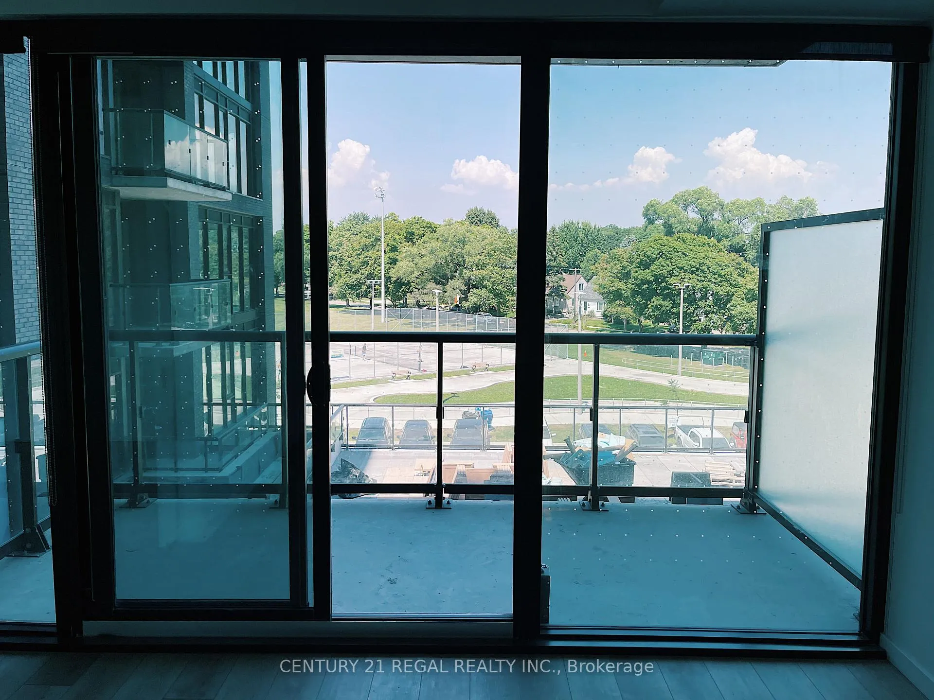 Photo 4 of Unit 302, 7 Smith Crescent, Etobicoke, Stonegate-Queensway — HOMEH