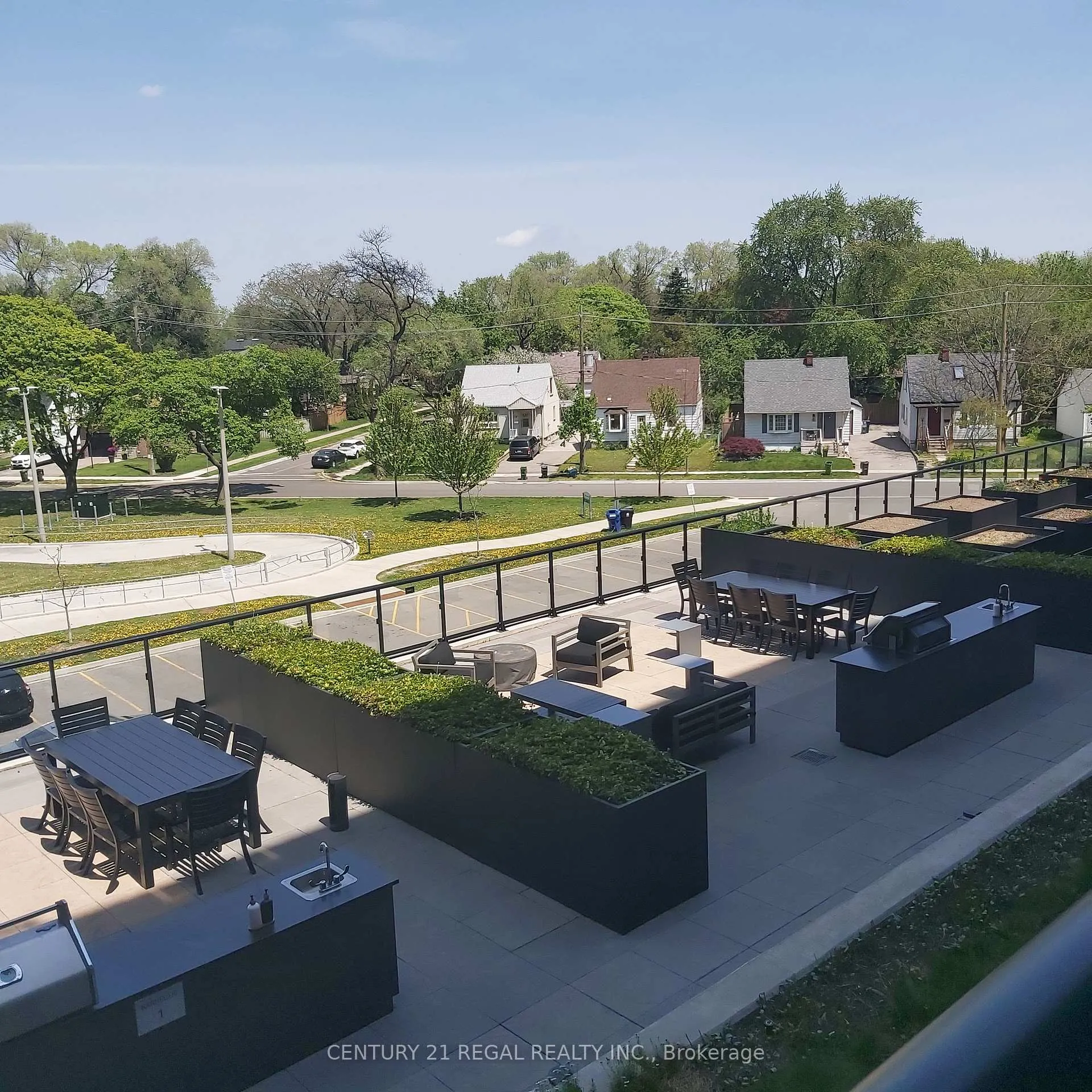 Photo 6 of Unit 302, 7 Smith Crescent, Etobicoke, Stonegate-Queensway — HOMEH