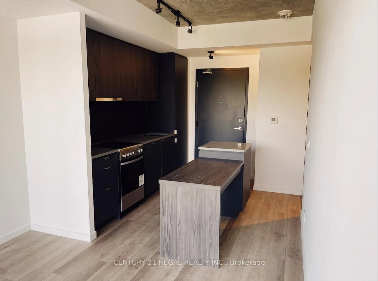 Photo 9 of Unit 302, 7 Smith Crescent, Etobicoke, Stonegate-Queensway — HOMEH