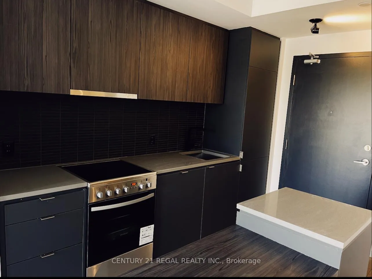 Photo 10 of Unit 302, 7 Smith Crescent, Etobicoke, Stonegate-Queensway — HOMEH