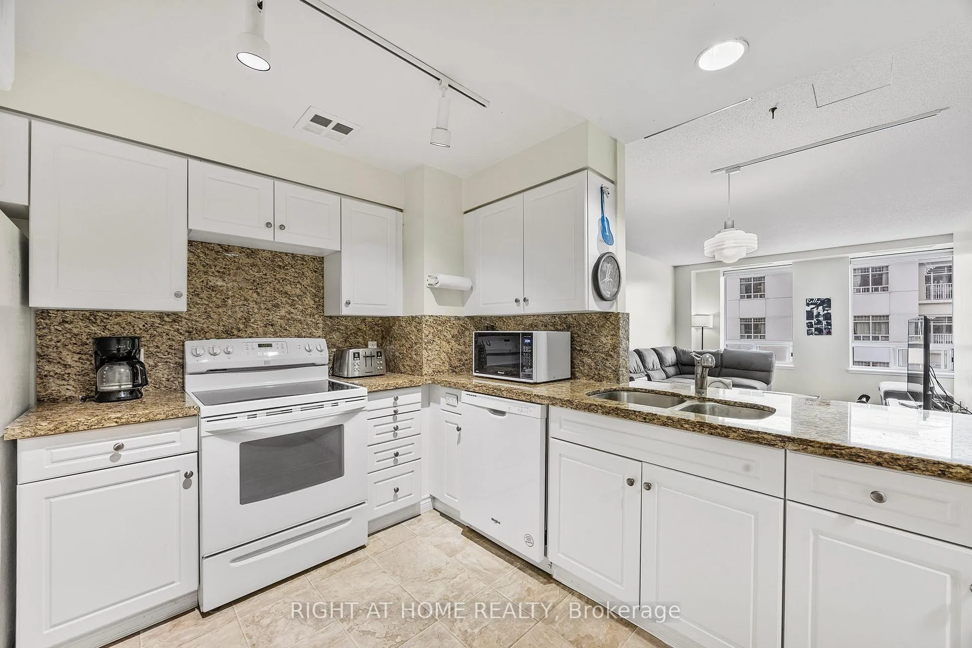 Photo 5 of Unit 53, 74 Ross Street, Barrie, Queen's Park — HOMEH