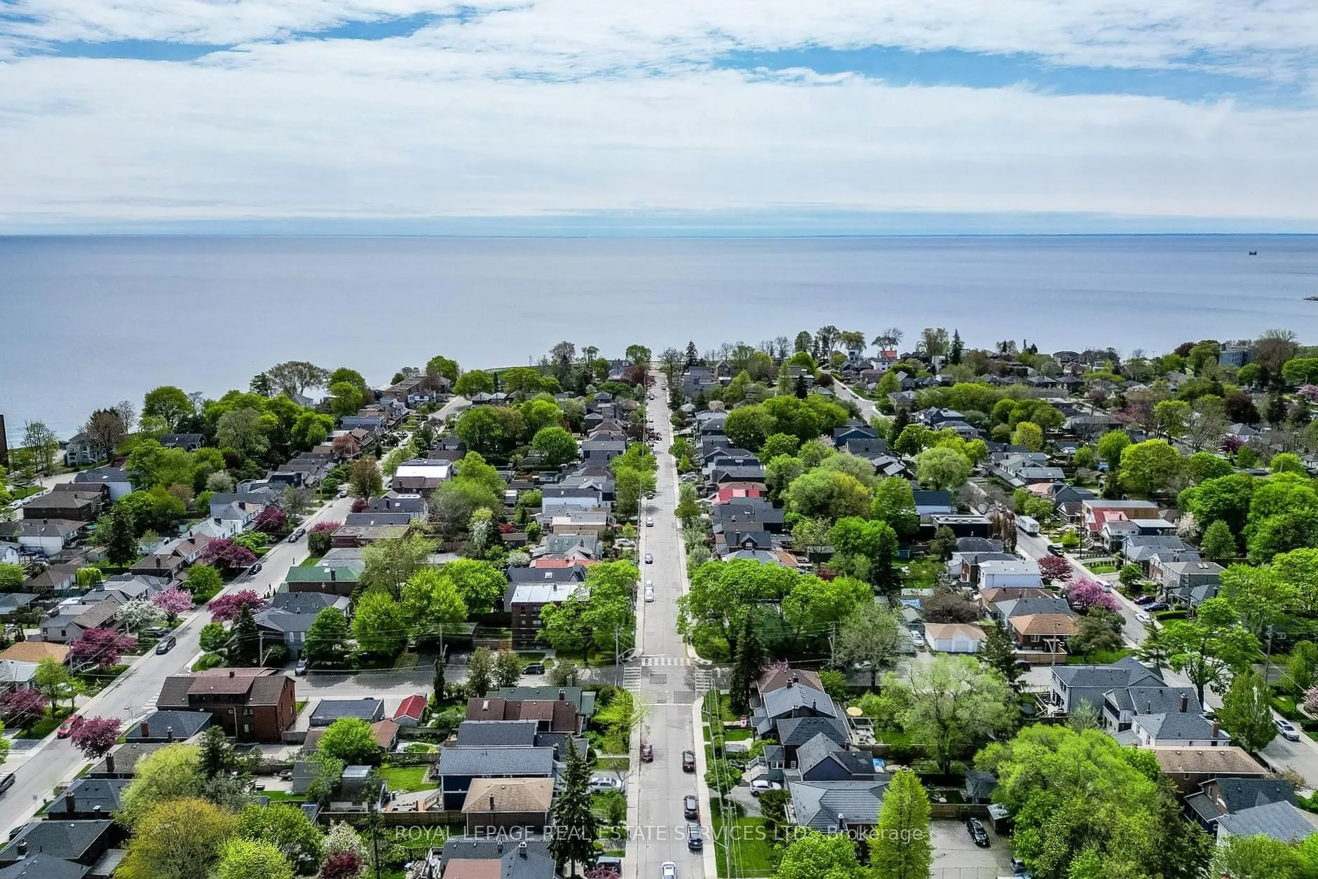 Photo 3 of 74 Sixth Street, Etobicoke, New Toronto — HOMEH