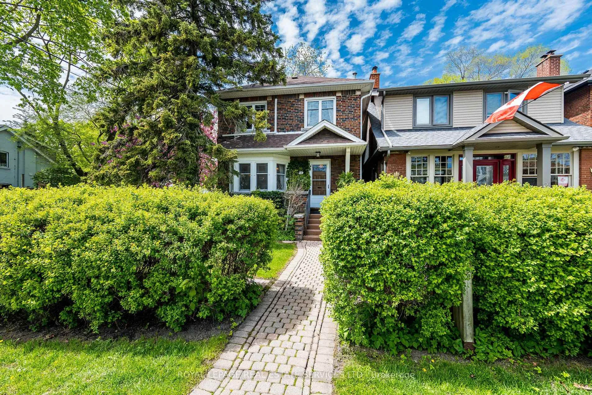 Photo 4 of 74 Sixth Street, Etobicoke, New Toronto — HOMEH
