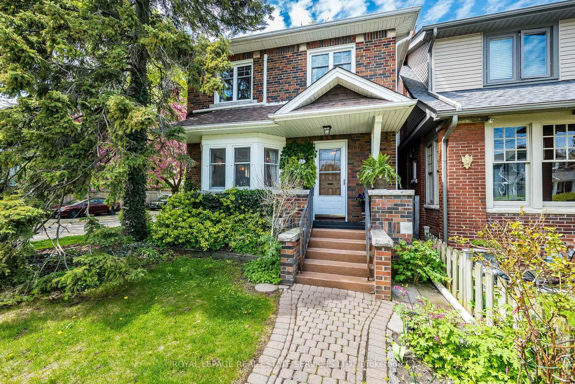 Photo 5 of 74 Sixth Street, Etobicoke, New Toronto — HOMEH