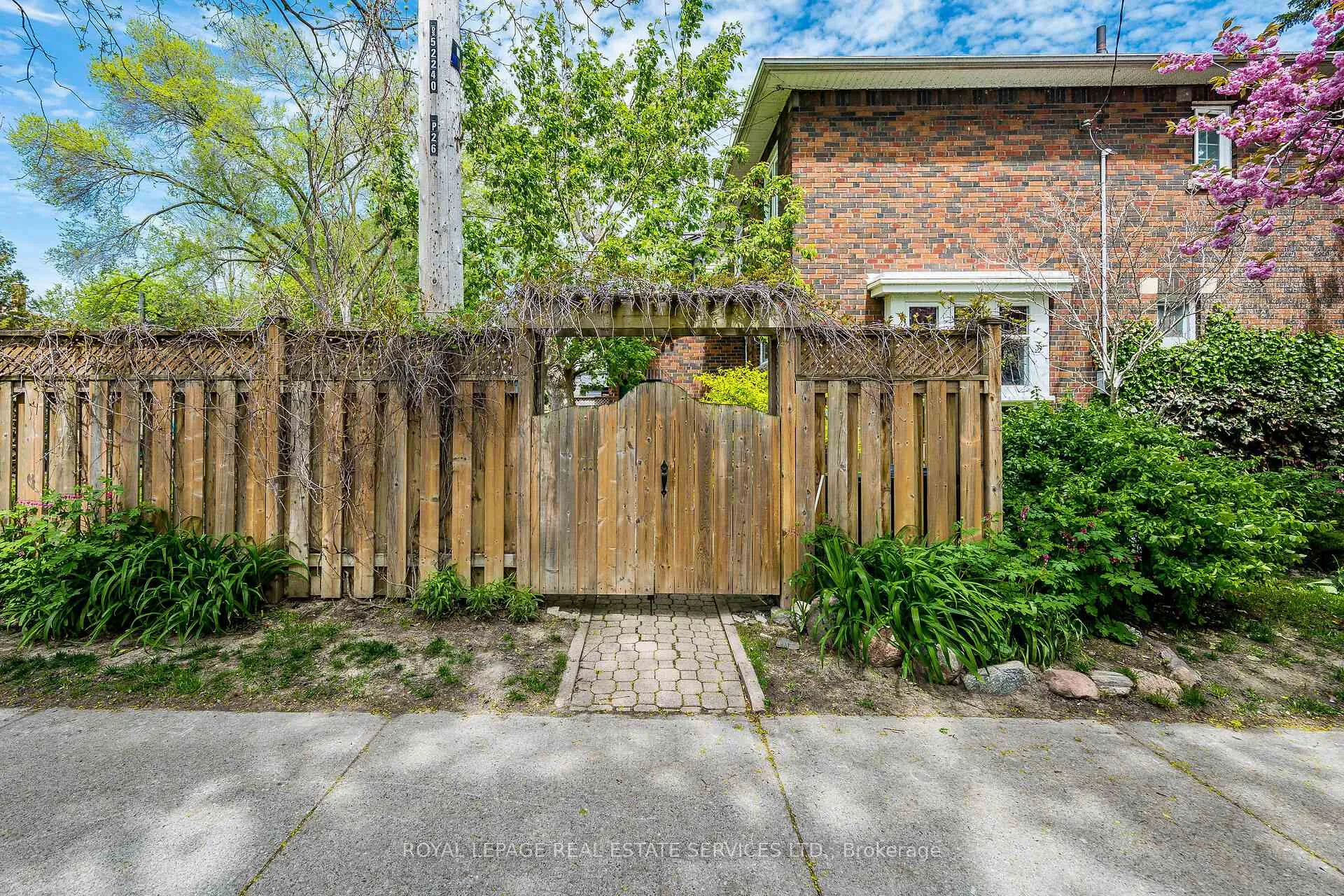 Photo 38 of 74 Sixth Street, Etobicoke, New Toronto — HOMEH