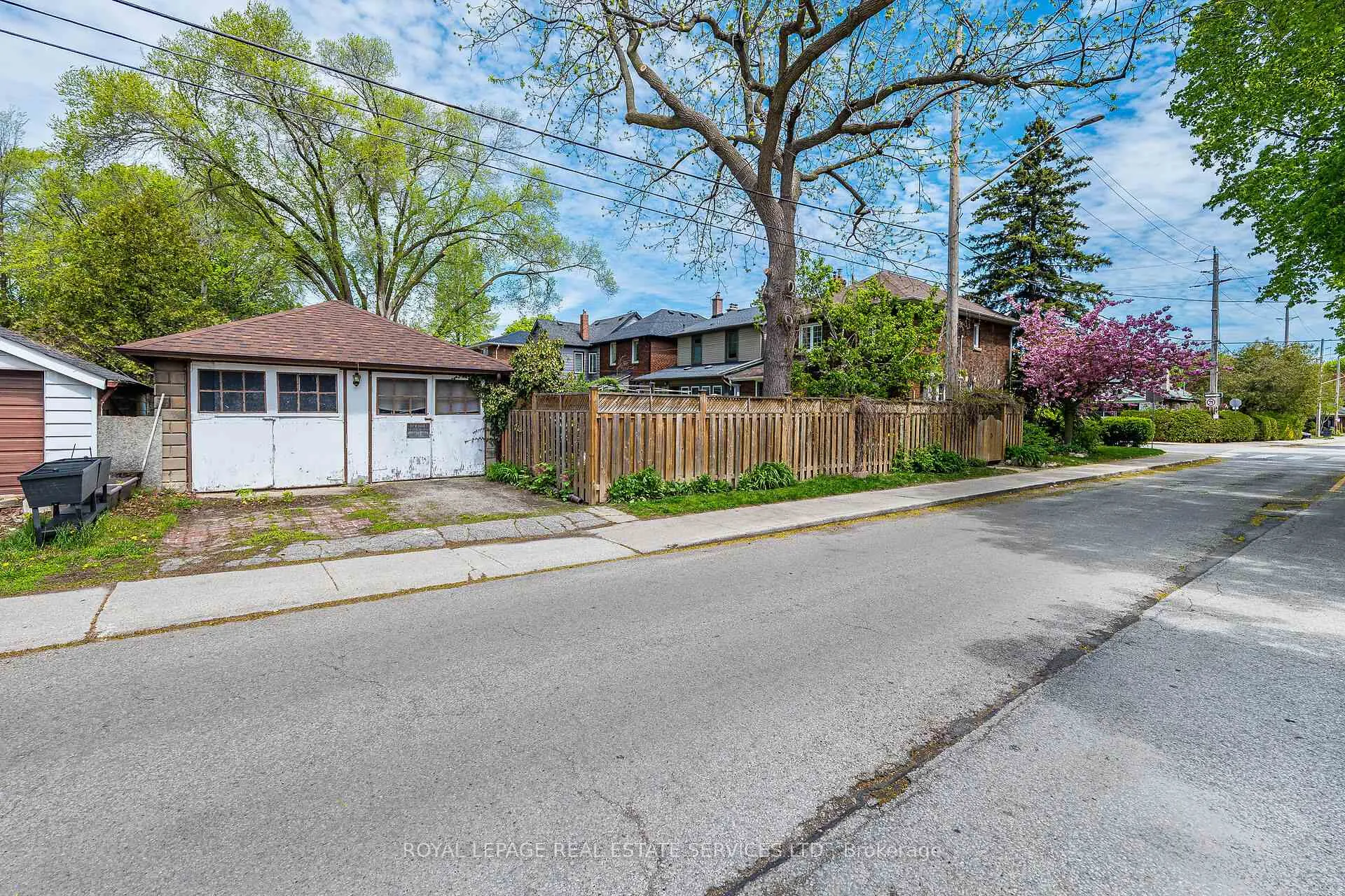 Photo 40 of 74 Sixth Street, Etobicoke, New Toronto — HOMEH