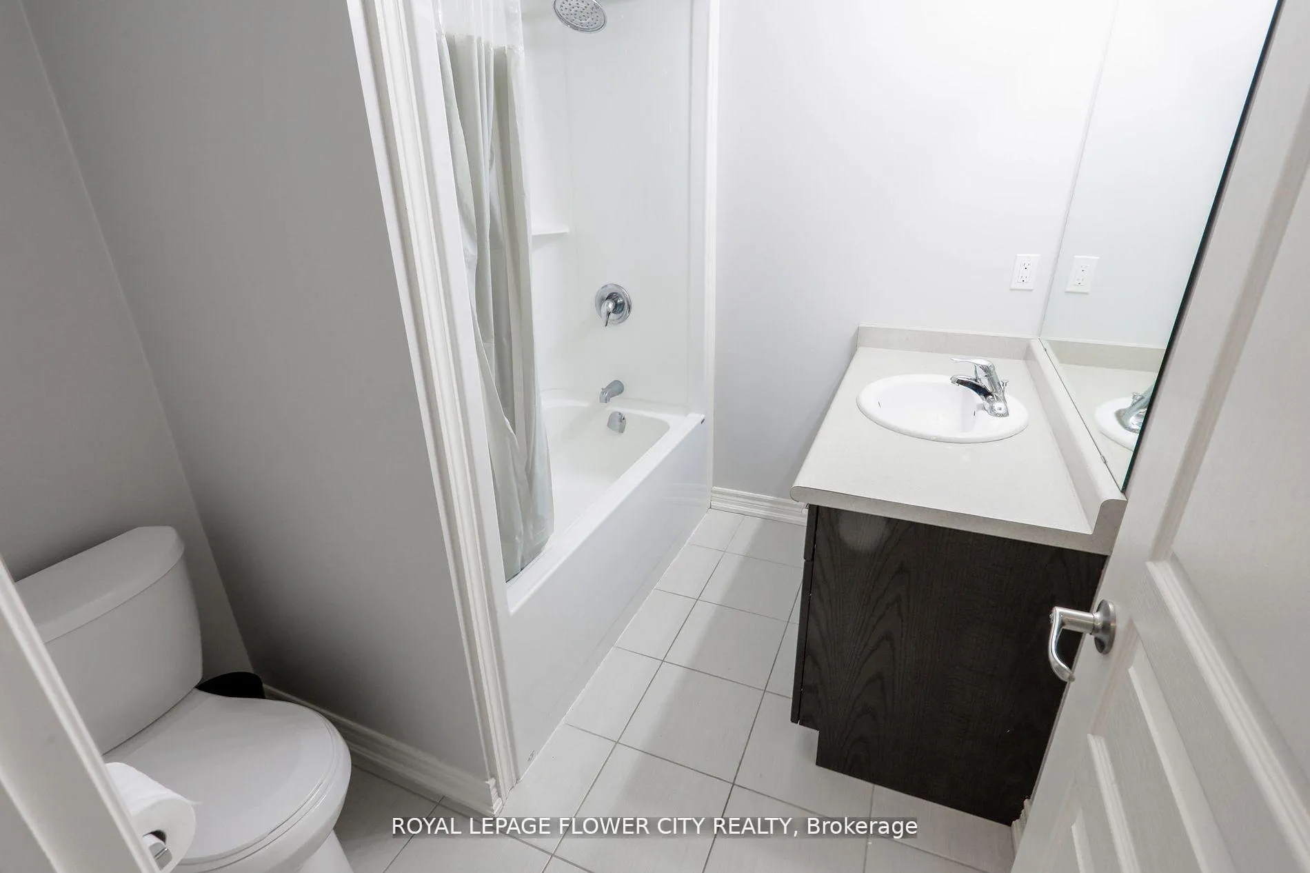Photo 11 of 146 Winterberry Boulevard, Thorold, Confederation Heights — HOMEH