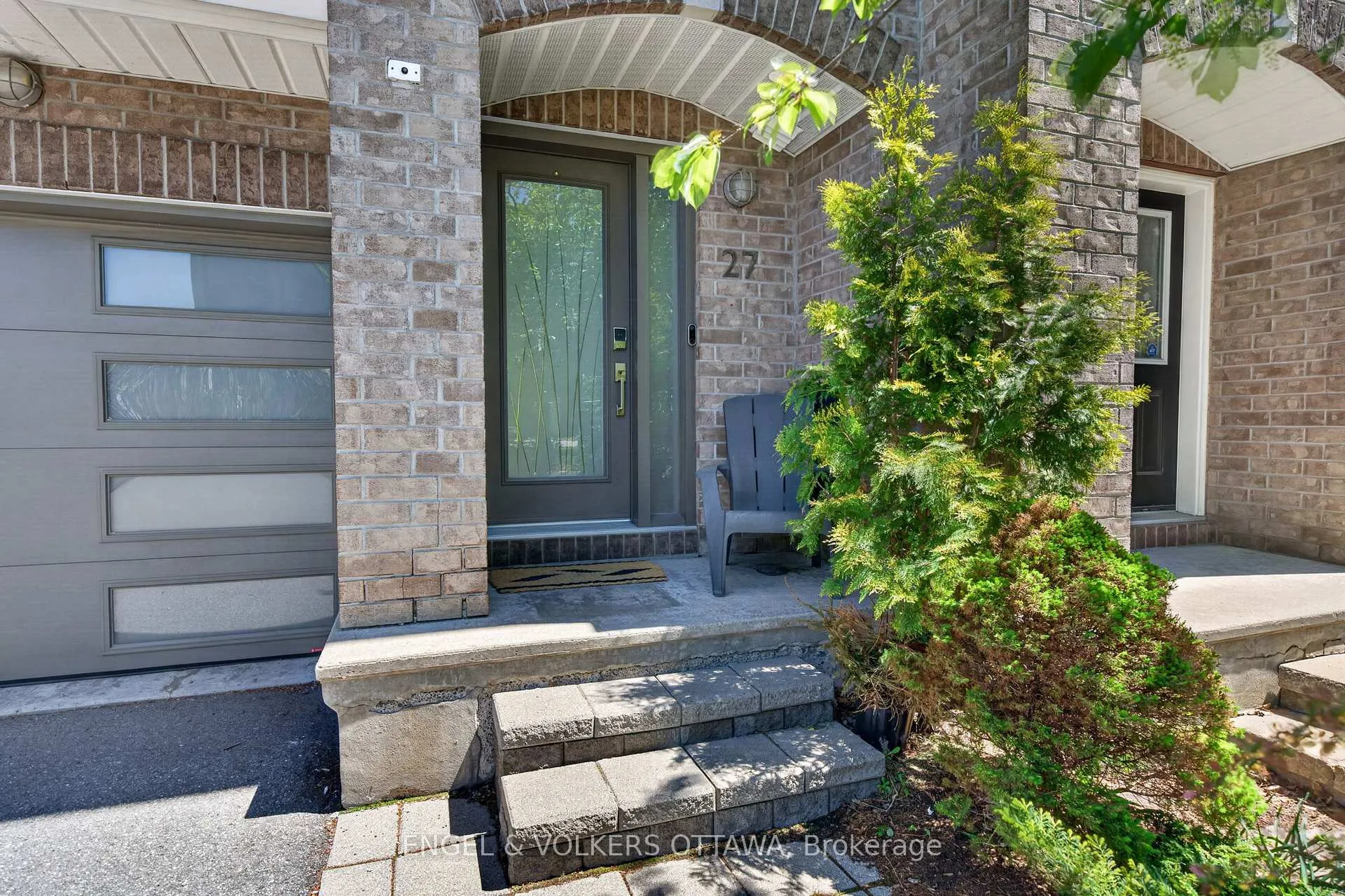 Photo 2 of 27 Briarway Private, Ottawa, Westboro North — HOMEH