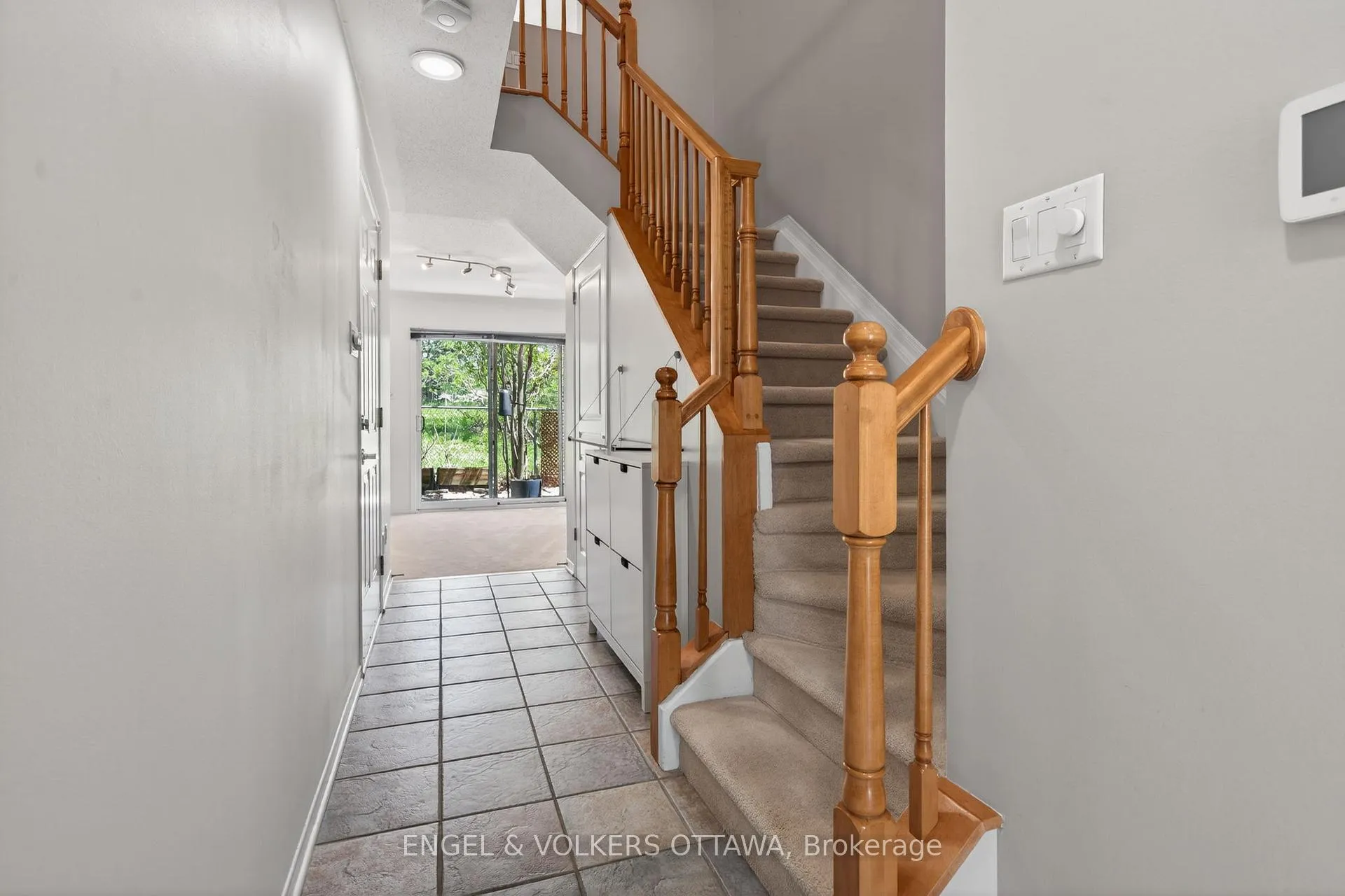 Photo 4 of 27 Briarway Private, Ottawa, Westboro North — HOMEH