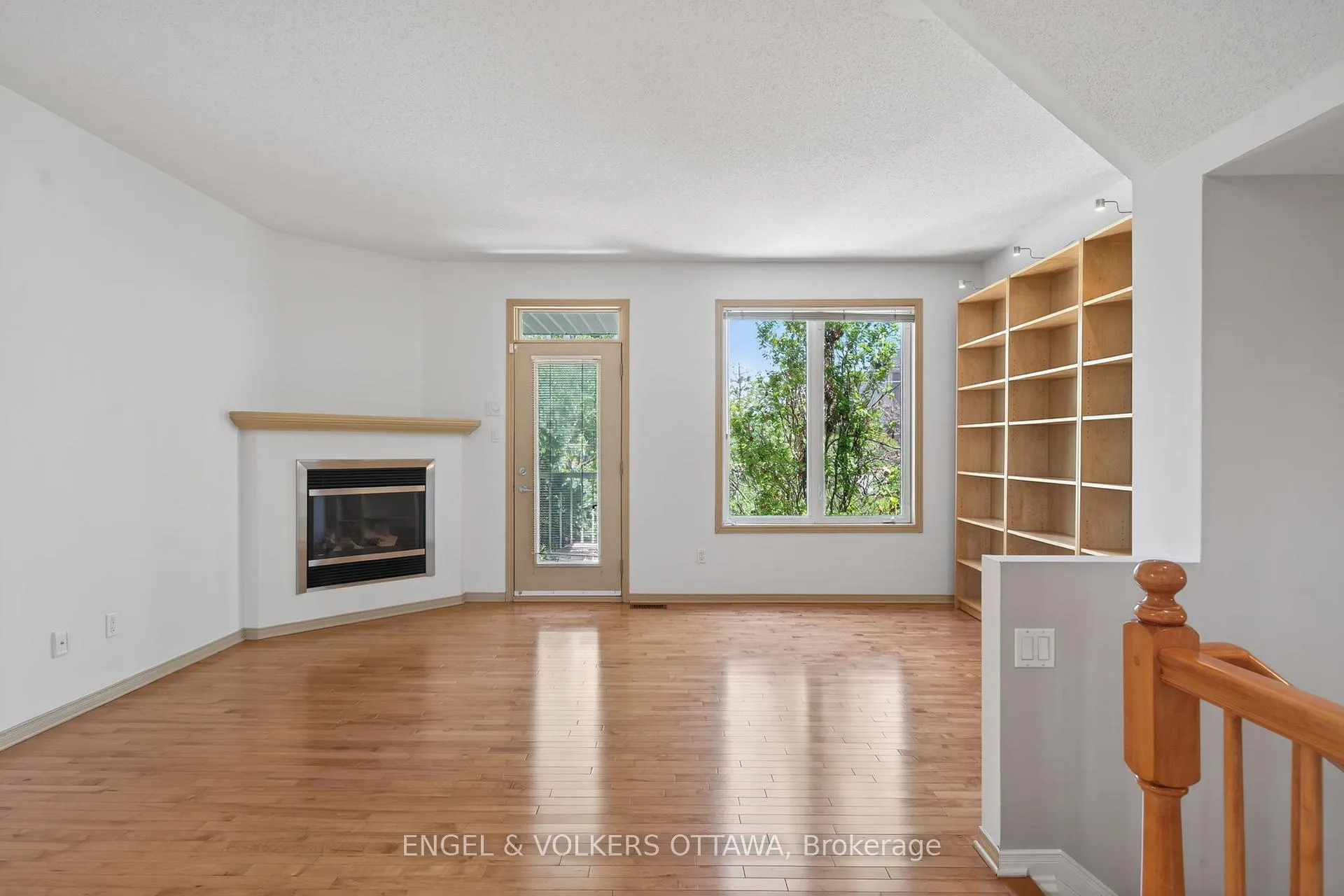 Photo 9 of 27 Briarway Private, Ottawa, Westboro North — HOMEH