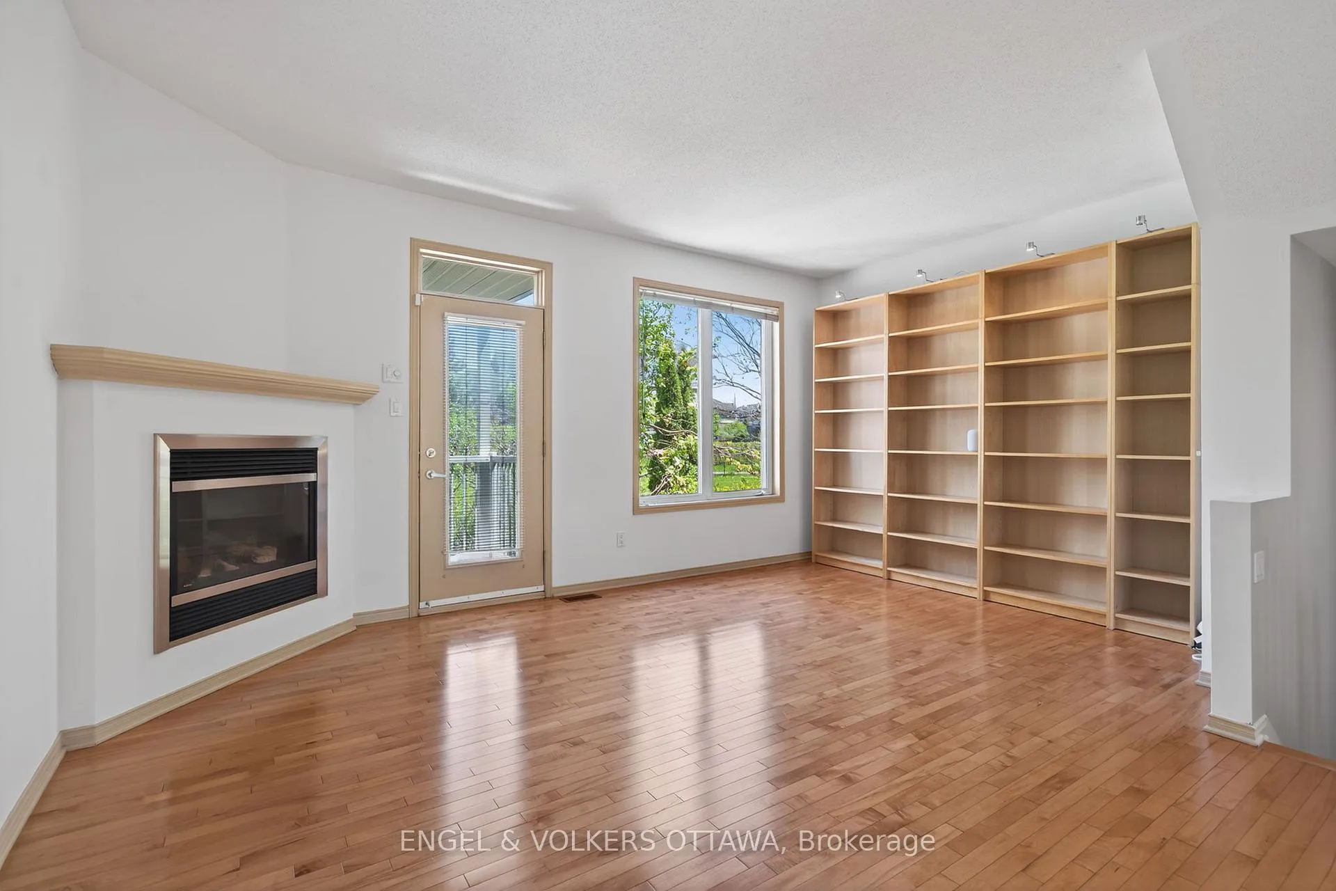 Photo 10 of 27 Briarway Private, Ottawa, Westboro North — HOMEH