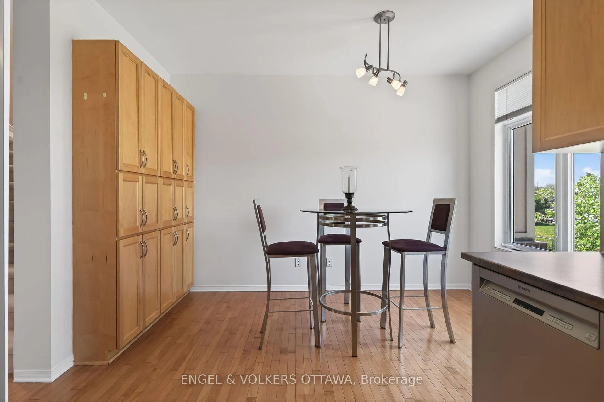 Photo 21 of 27 Briarway Private, Ottawa, Westboro North — HOMEH