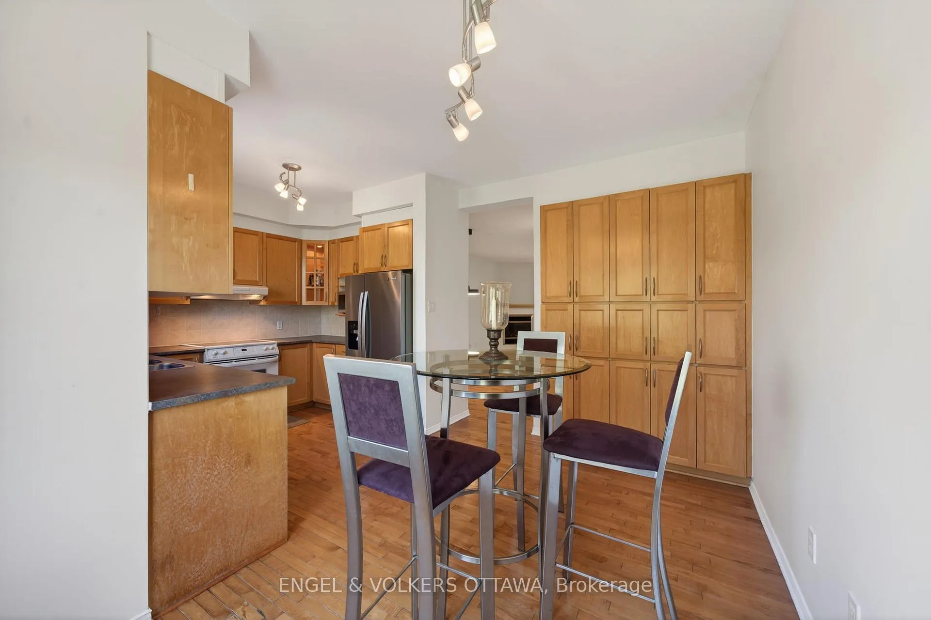 Photo 22 of 27 Briarway Private, Ottawa, Westboro North — HOMEH