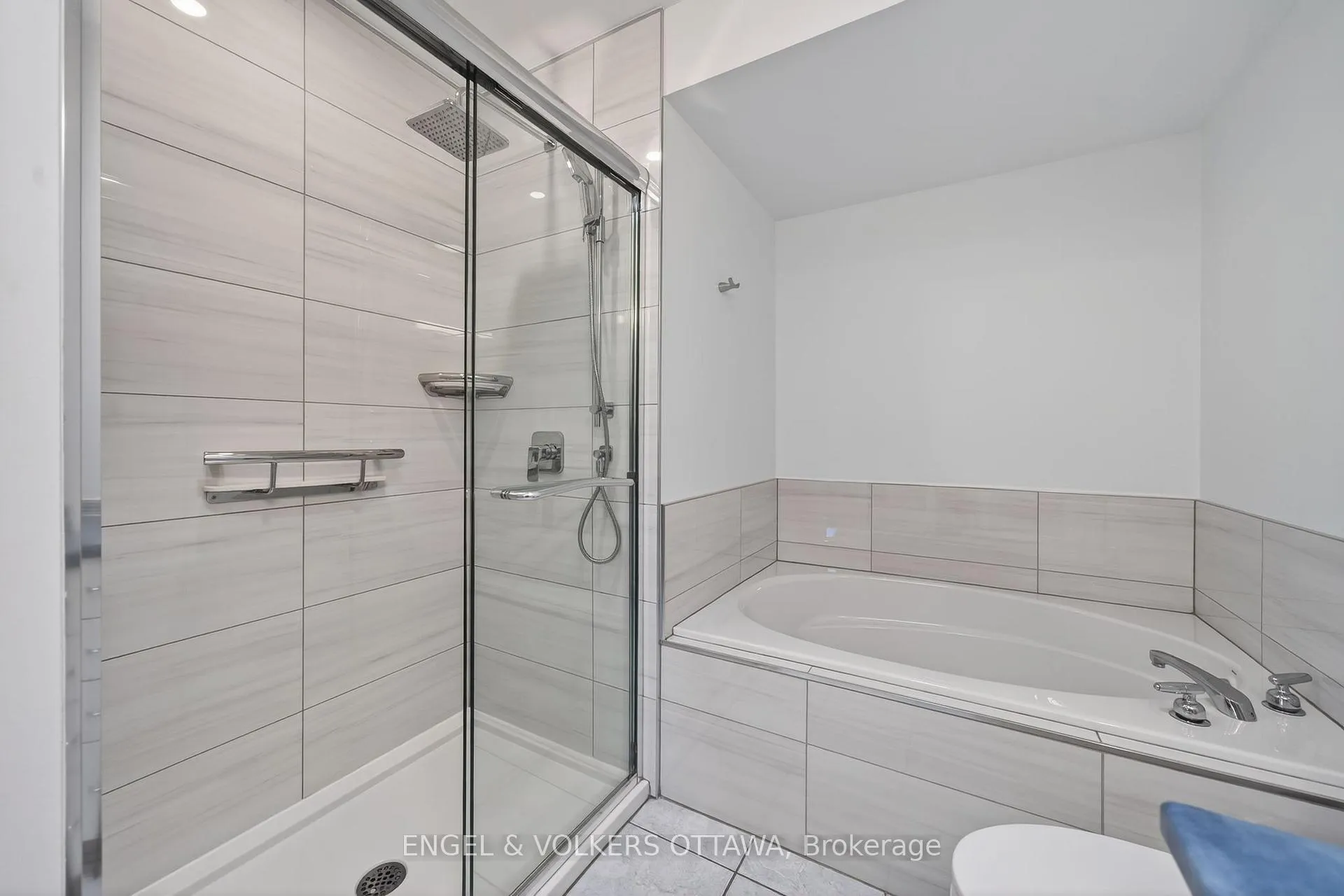 Photo 28 of 27 Briarway Private, Ottawa, Westboro North — HOMEH