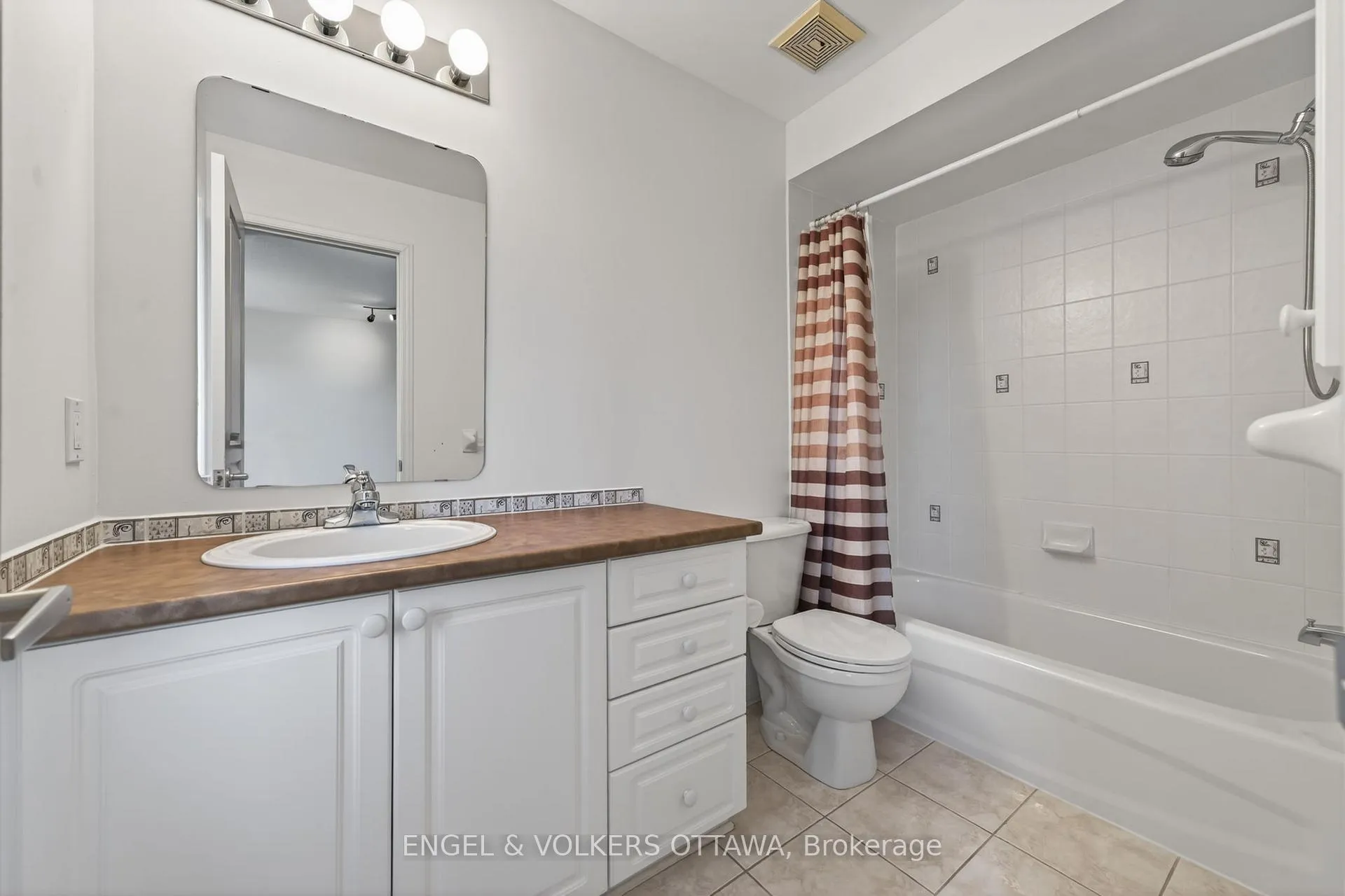 Photo 32 of 27 Briarway Private, Ottawa, Westboro North — HOMEH