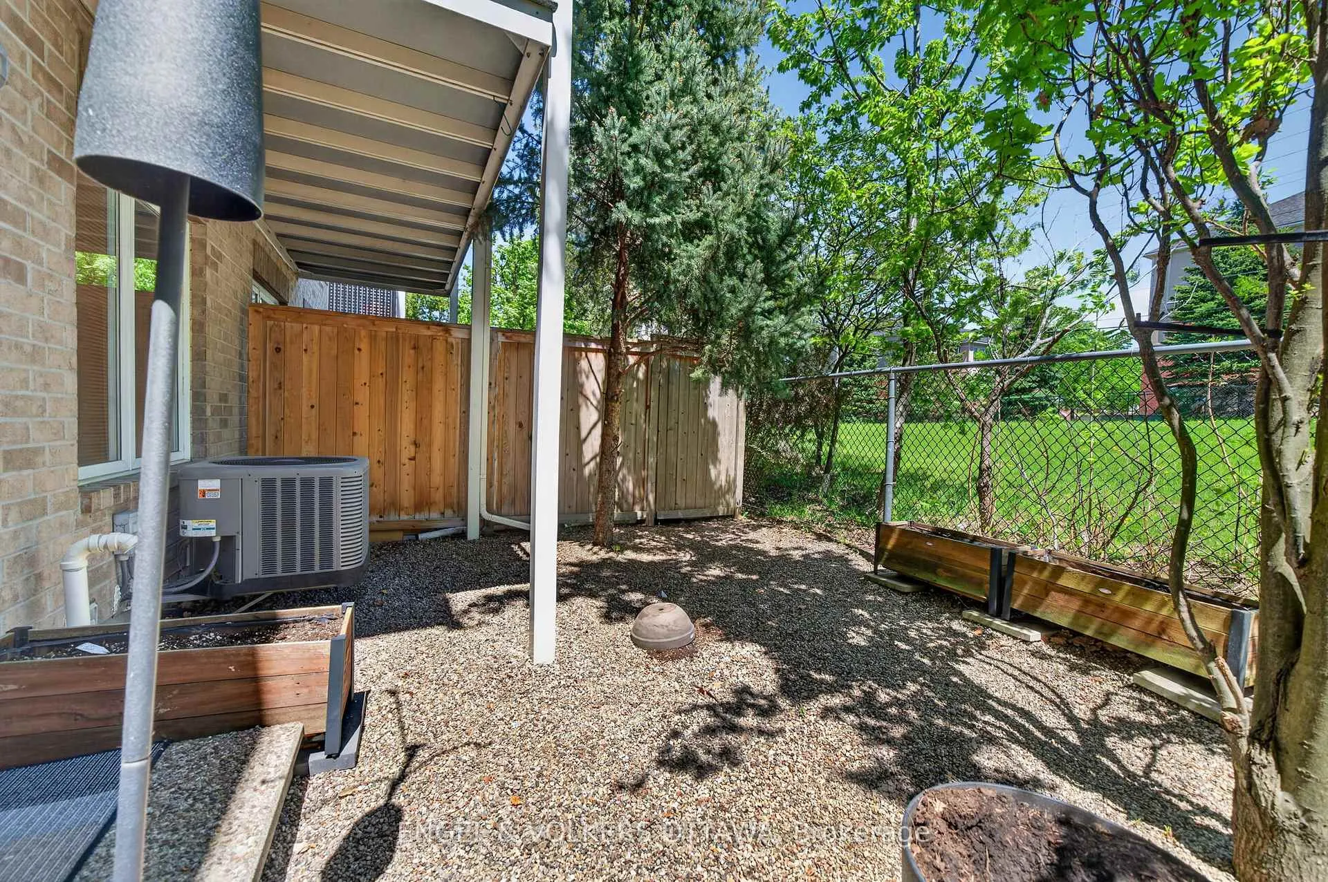 Photo 33 of 27 Briarway Private, Ottawa, Westboro North — HOMEH