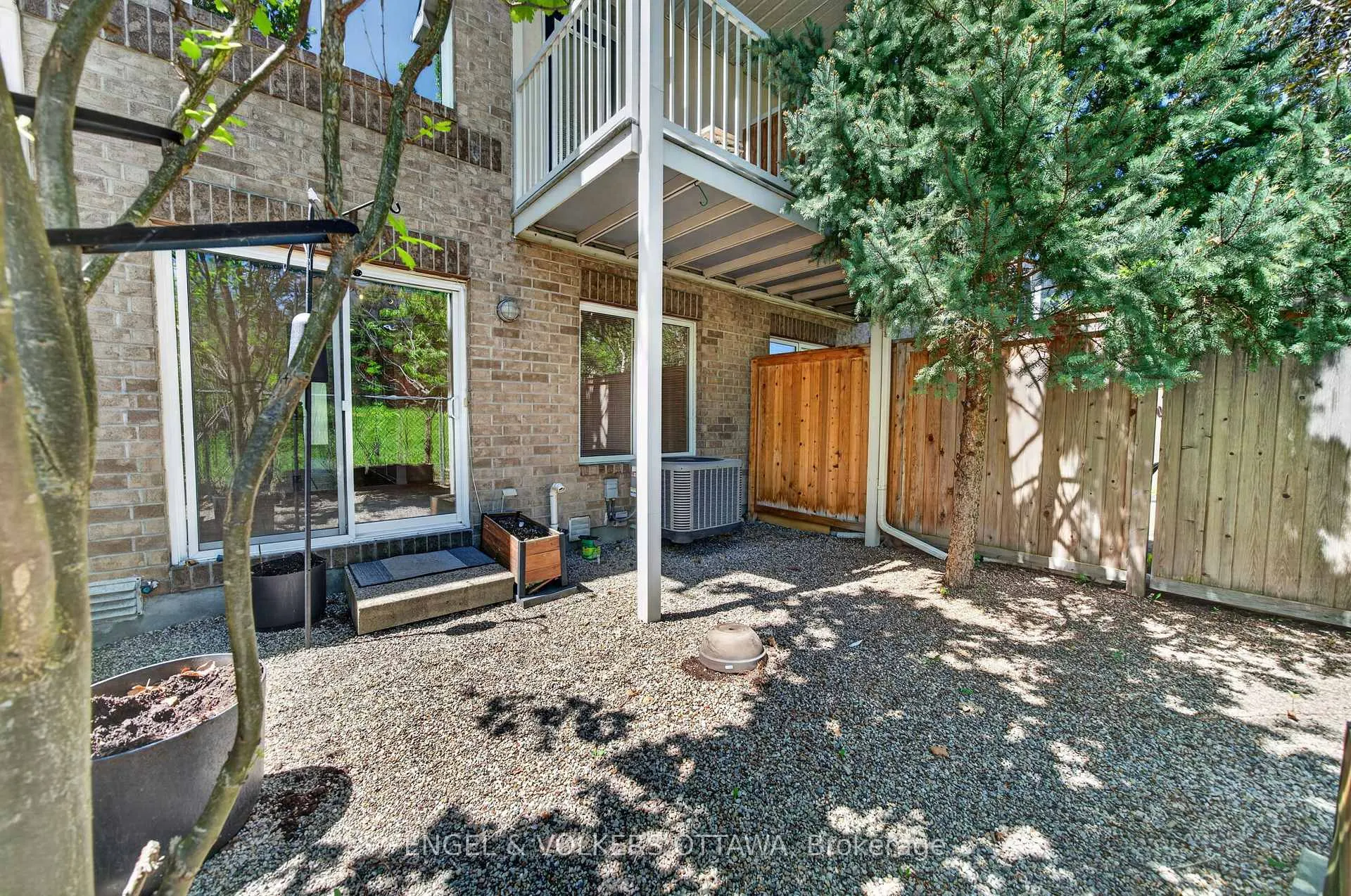 Photo 34 of 27 Briarway Private, Ottawa, Westboro North — HOMEH