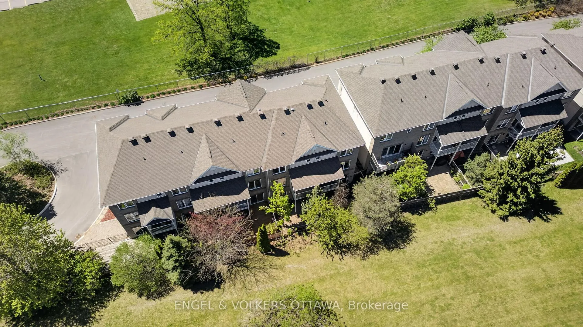 Photo 37 of 27 Briarway Private, Ottawa, Westboro North — HOMEH