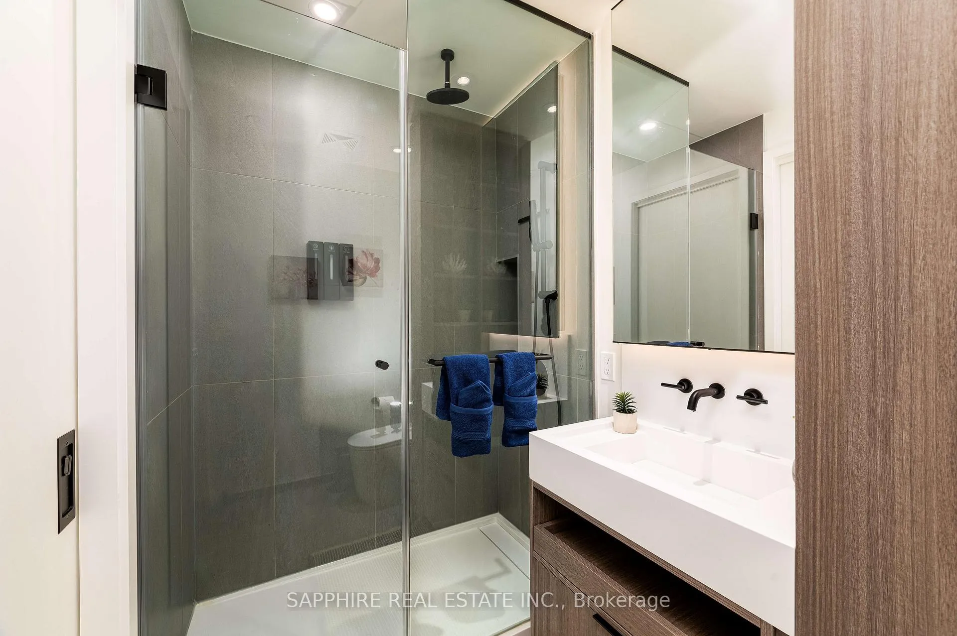 Photo 29 of Unit 5104, 55 Charles Street E, Toronto, Church-Yonge Corridor — HOMEH