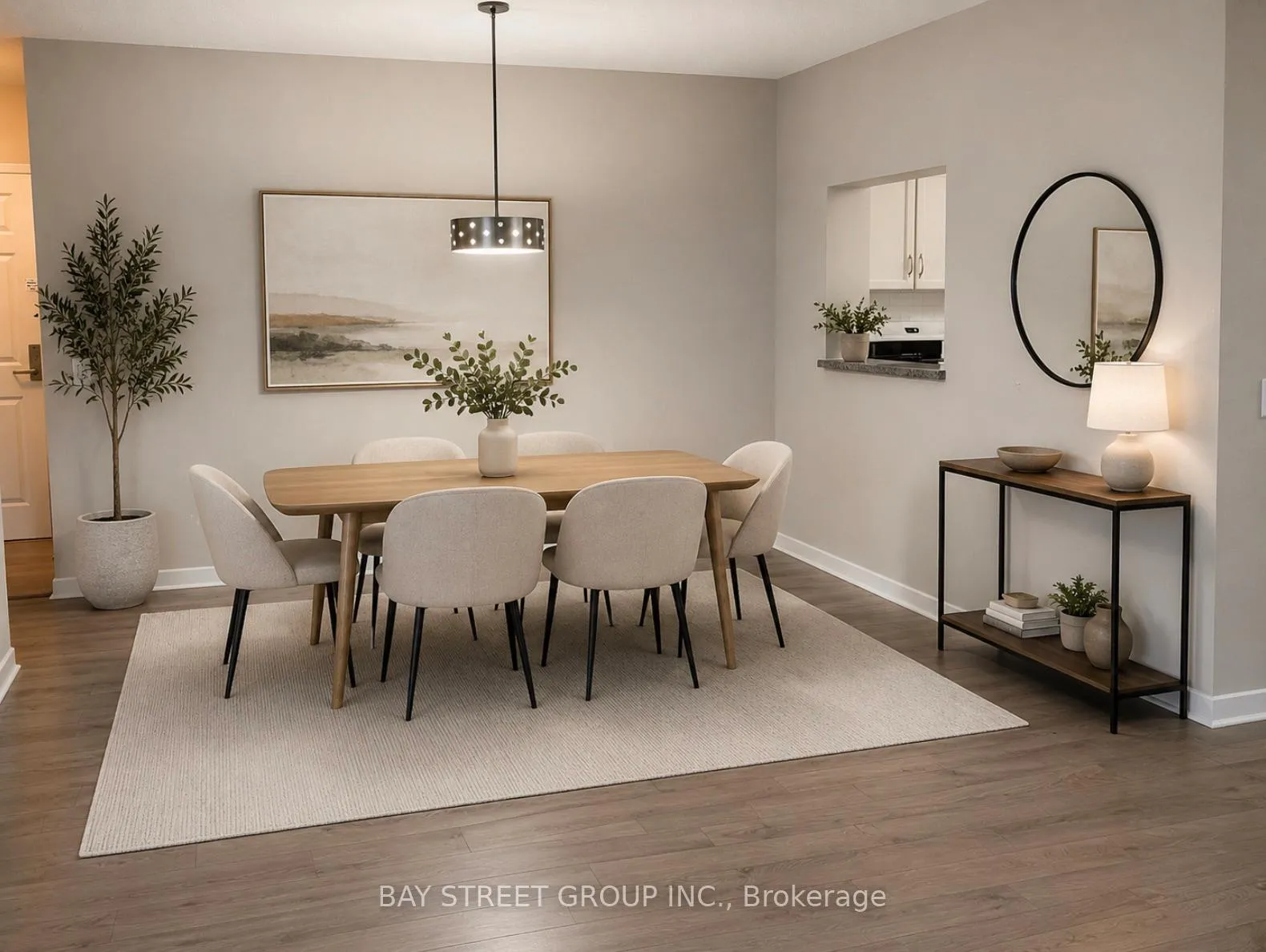 Photo of Unit 902, 284 Bloor Street W