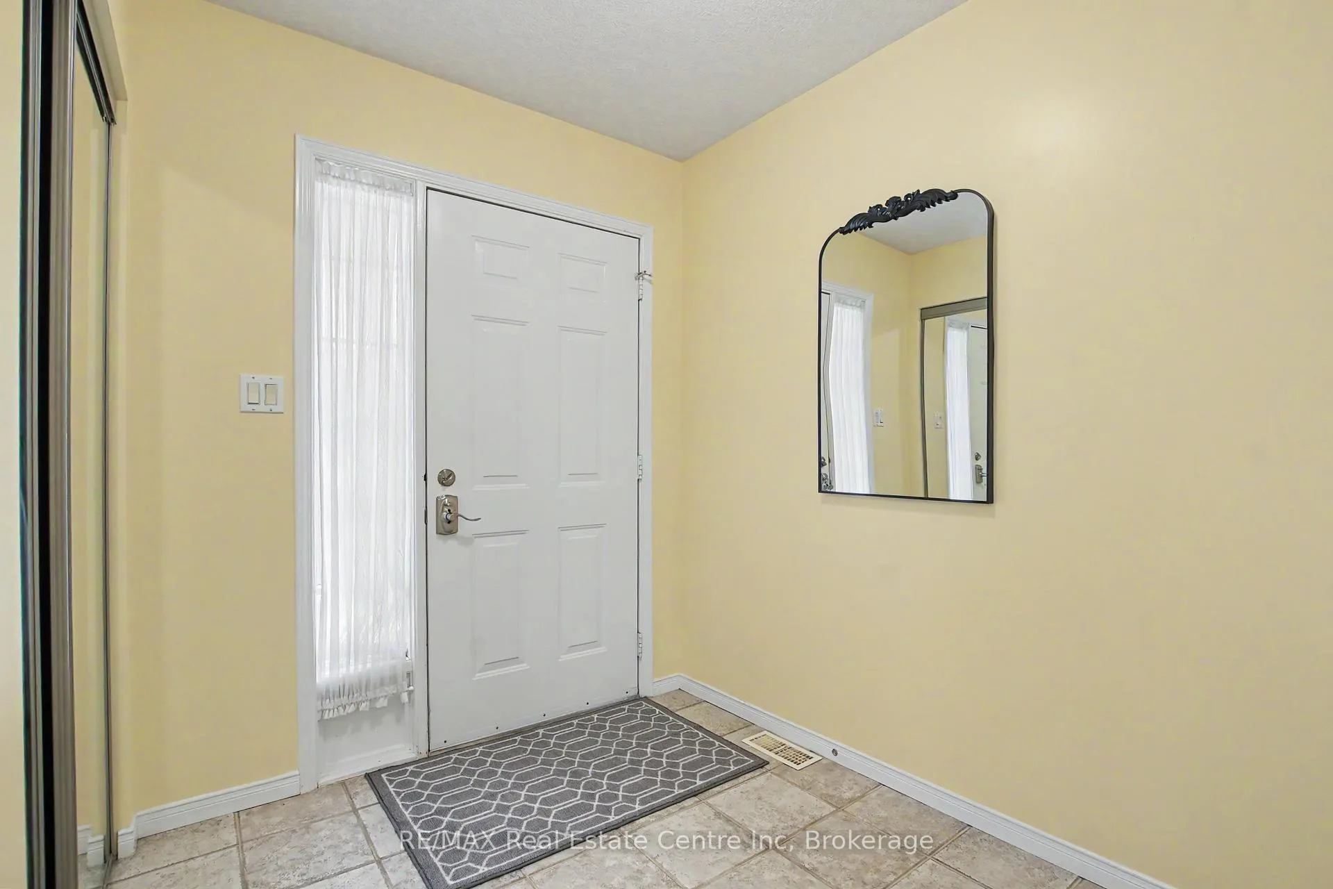 Photo 3 of Unit 48, 941 Gordon Street, Guelph, Kortright West — HOMEH