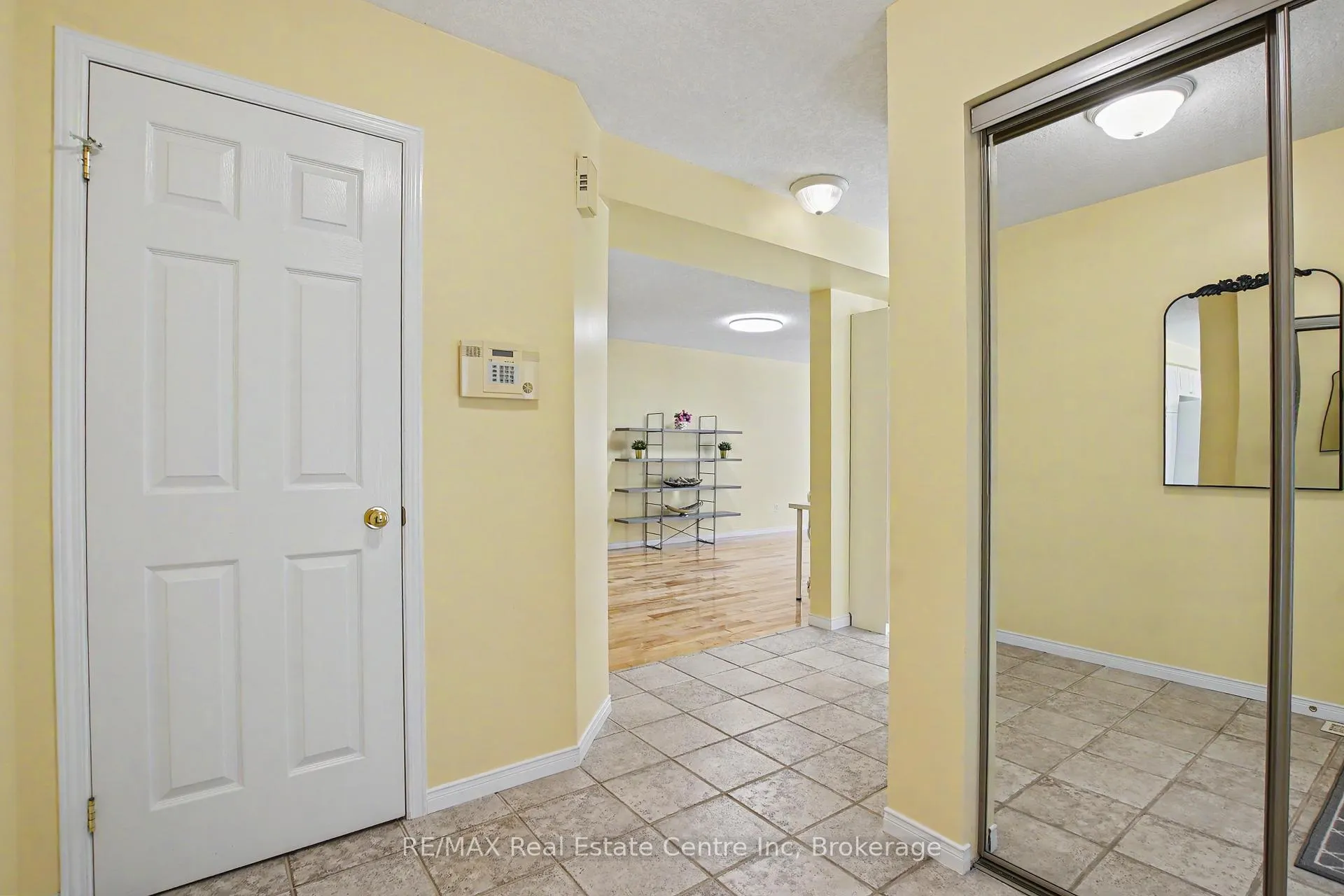 Photo 4 of Unit 48, 941 Gordon Street, Guelph, Kortright West — HOMEH