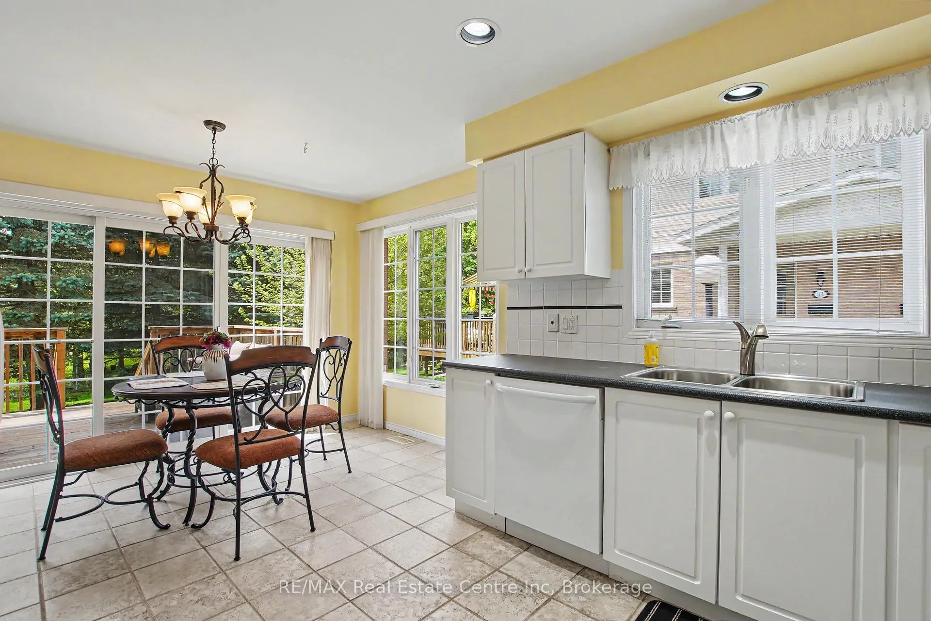 Photo 5 of Unit 48, 941 Gordon Street, Guelph, Kortright West — HOMEH