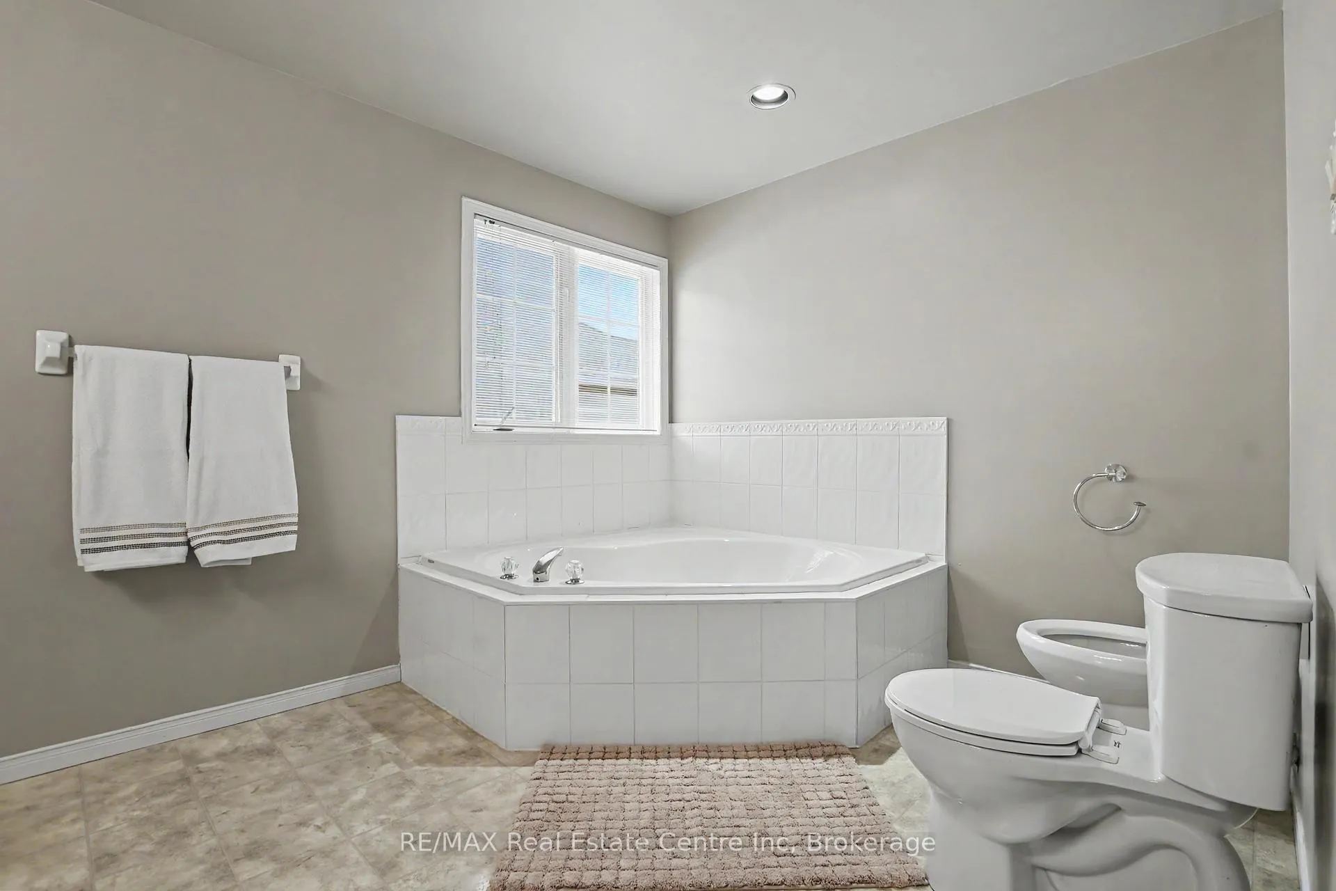 Photo 20 of Unit 48, 941 Gordon Street, Guelph, Kortright West — HOMEH