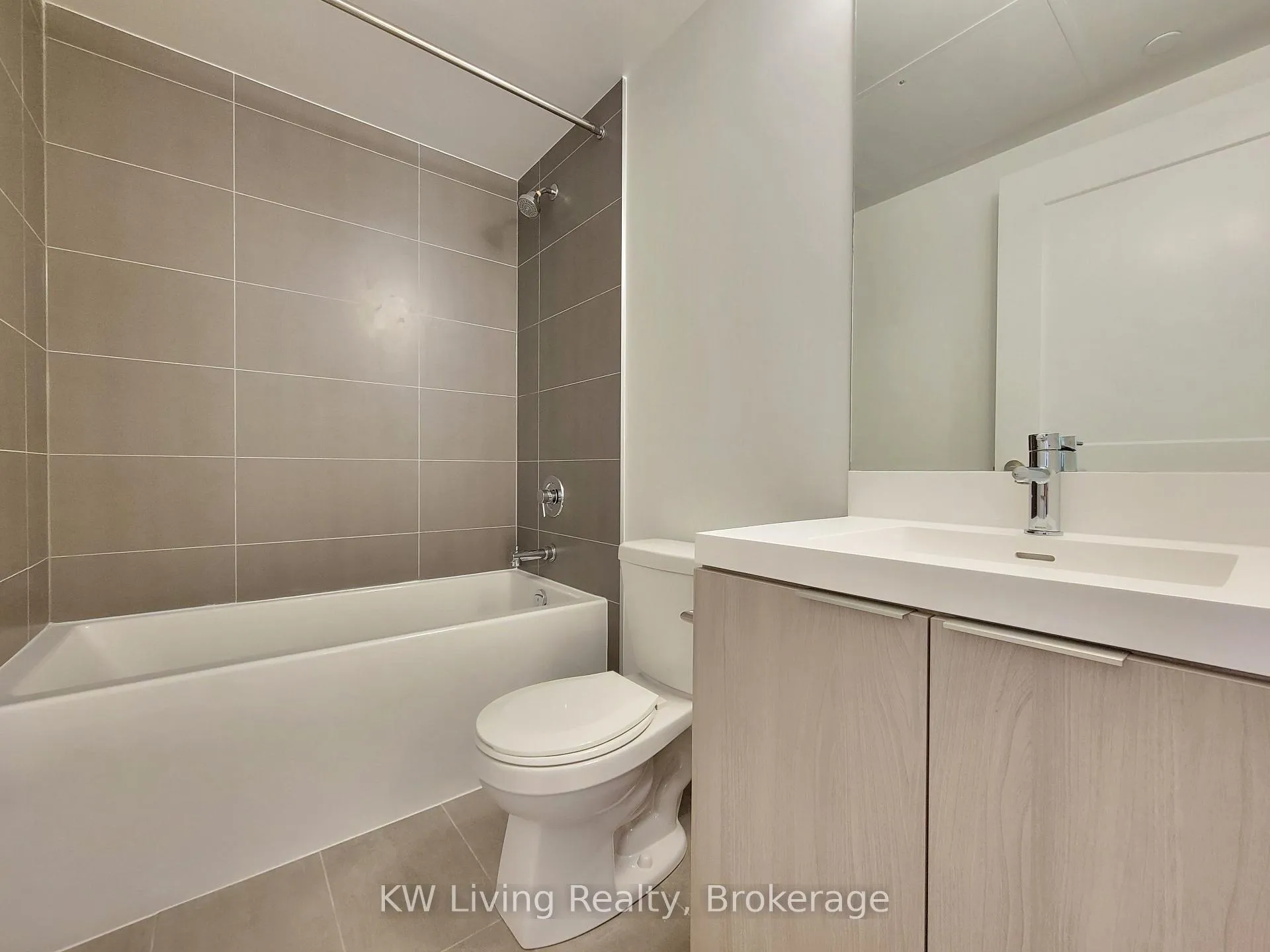 Photo 3 of Unit 4522, 28 Widmer Street, Toronto, Waterfront Communities — HOMEH