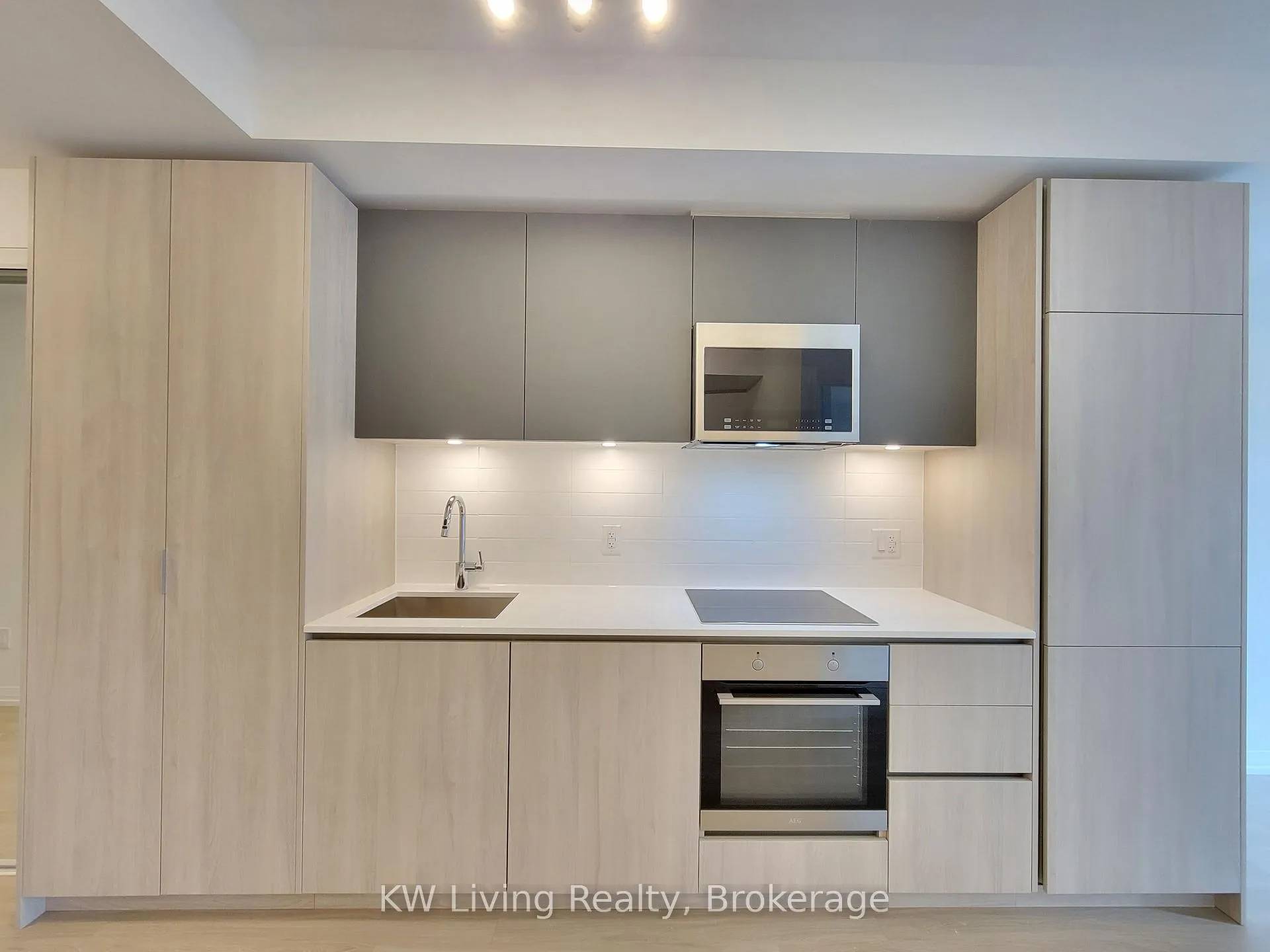 Photo 10 of Unit 4522, 28 Widmer Street, Toronto, Waterfront Communities — HOMEH