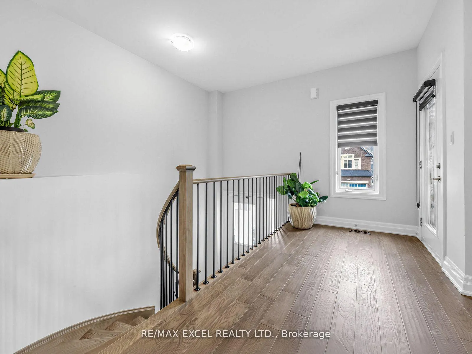 Photo 3 of 1454 Stovell Crescent, Innisfil, Lefroy — HOMEH