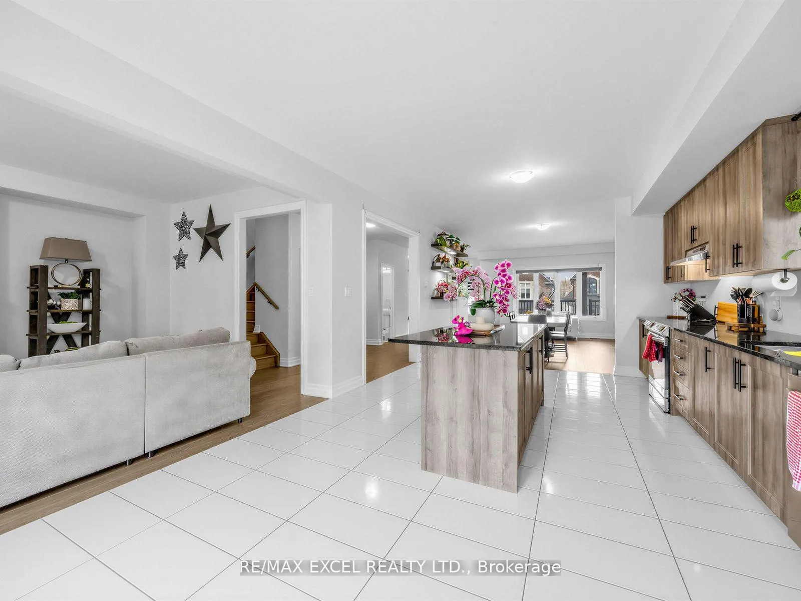 Photo 13 of 1454 Stovell Crescent, Innisfil, Lefroy — HOMEH