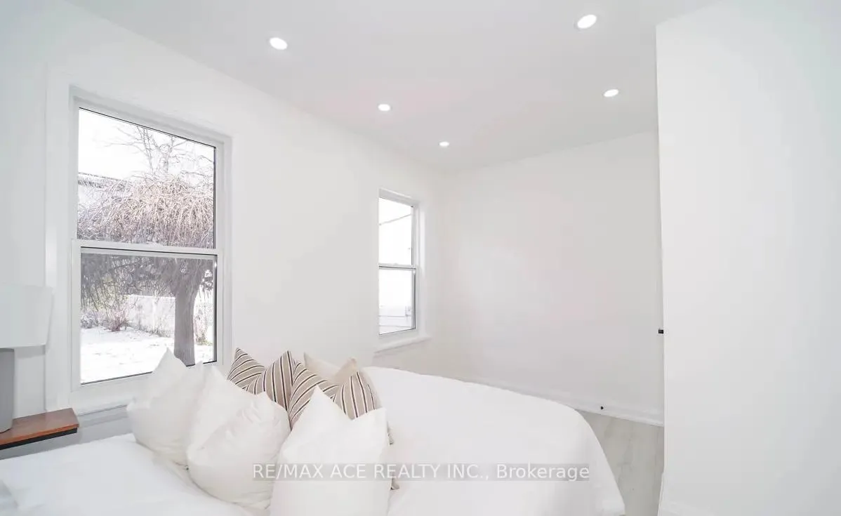 Photo 6 of 288 Celina Street, Oshawa, Central — HOMEH